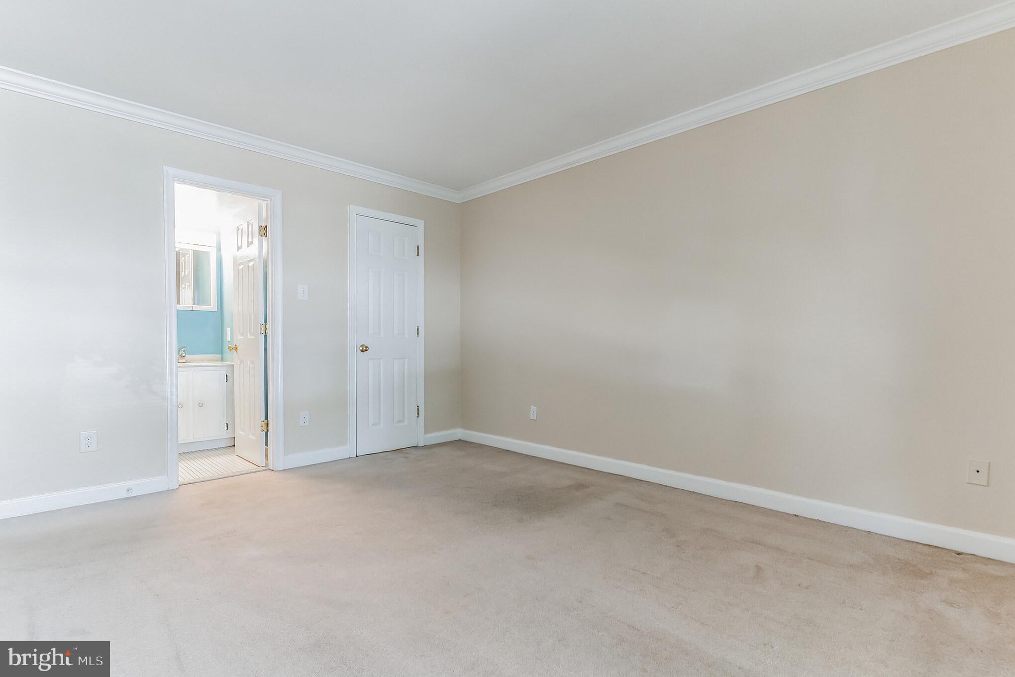 SUMMERTREE CONDO APTS - Residential