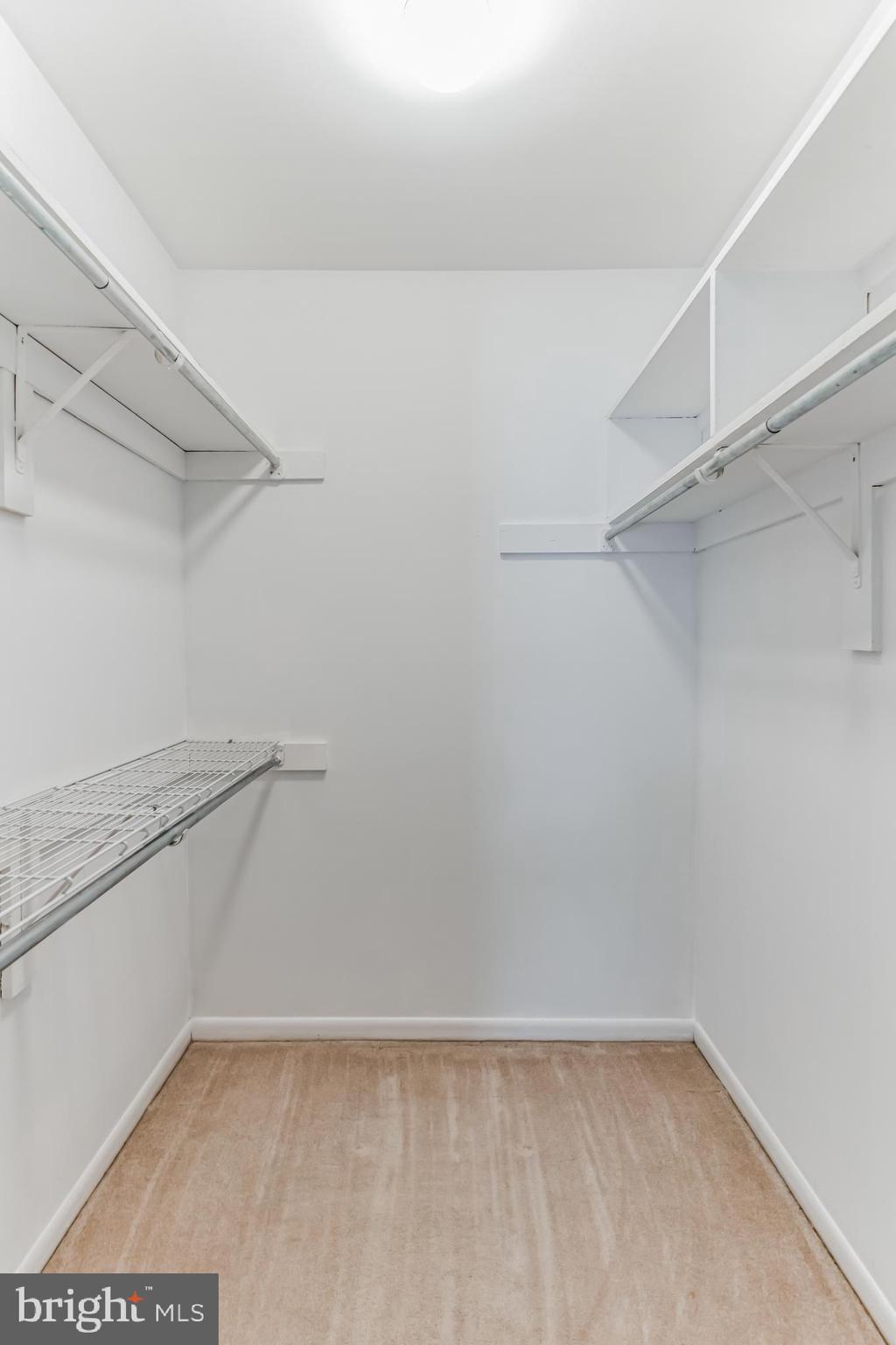 SUMMERTREE CONDO APTS - Residential