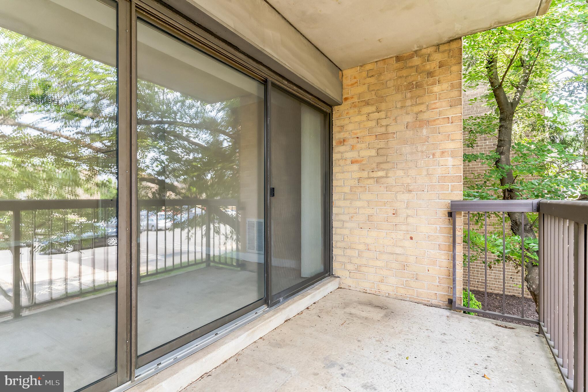 SUMMERTREE CONDO APTS - Residential