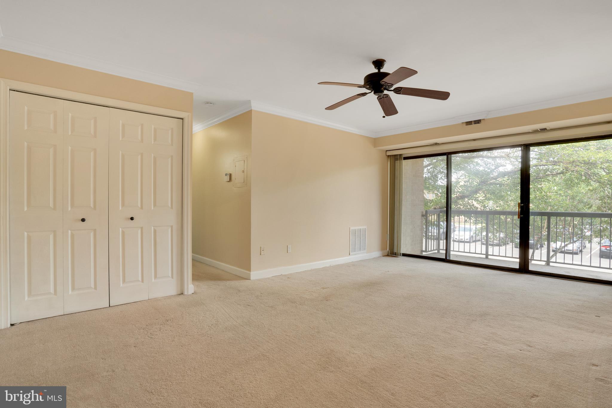 SUMMERTREE CONDO APTS - Residential