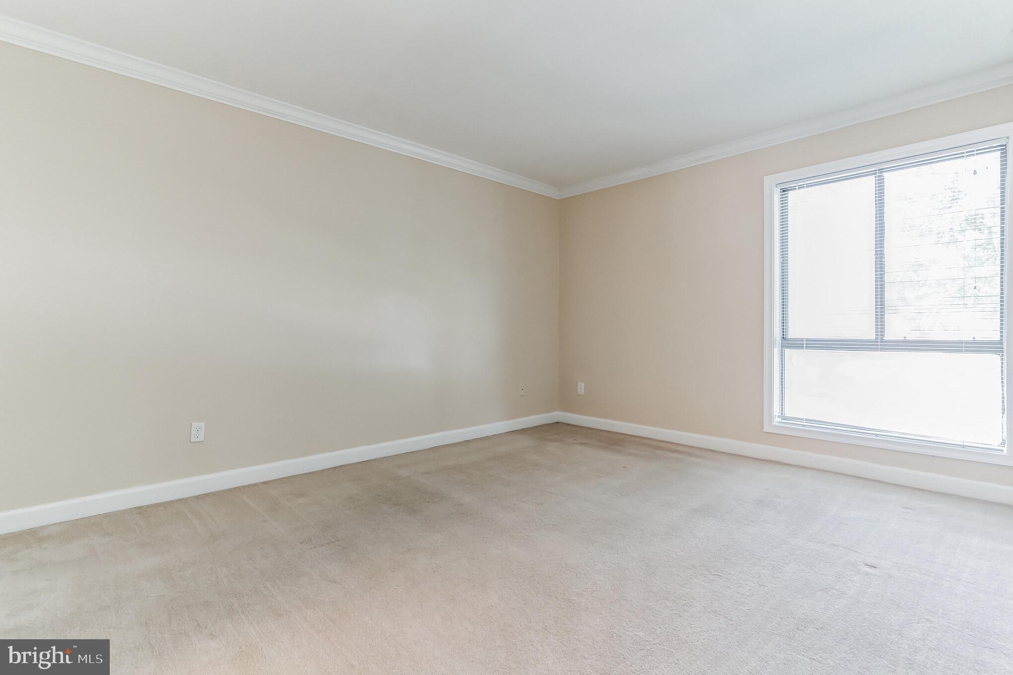 SUMMERTREE CONDO APTS - Residential