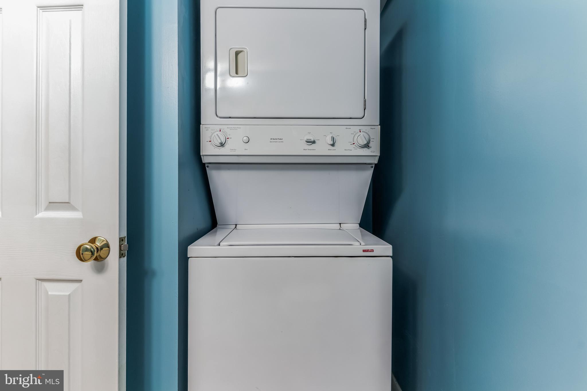 SUMMERTREE CONDO APTS - Residential