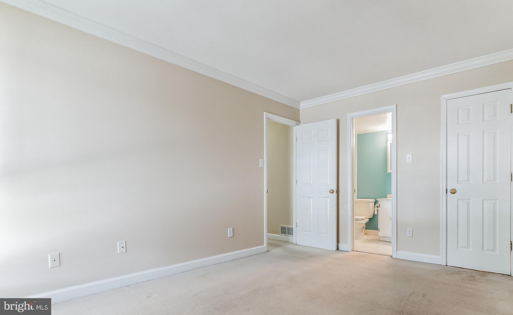 SUMMERTREE CONDO APTS - Residential