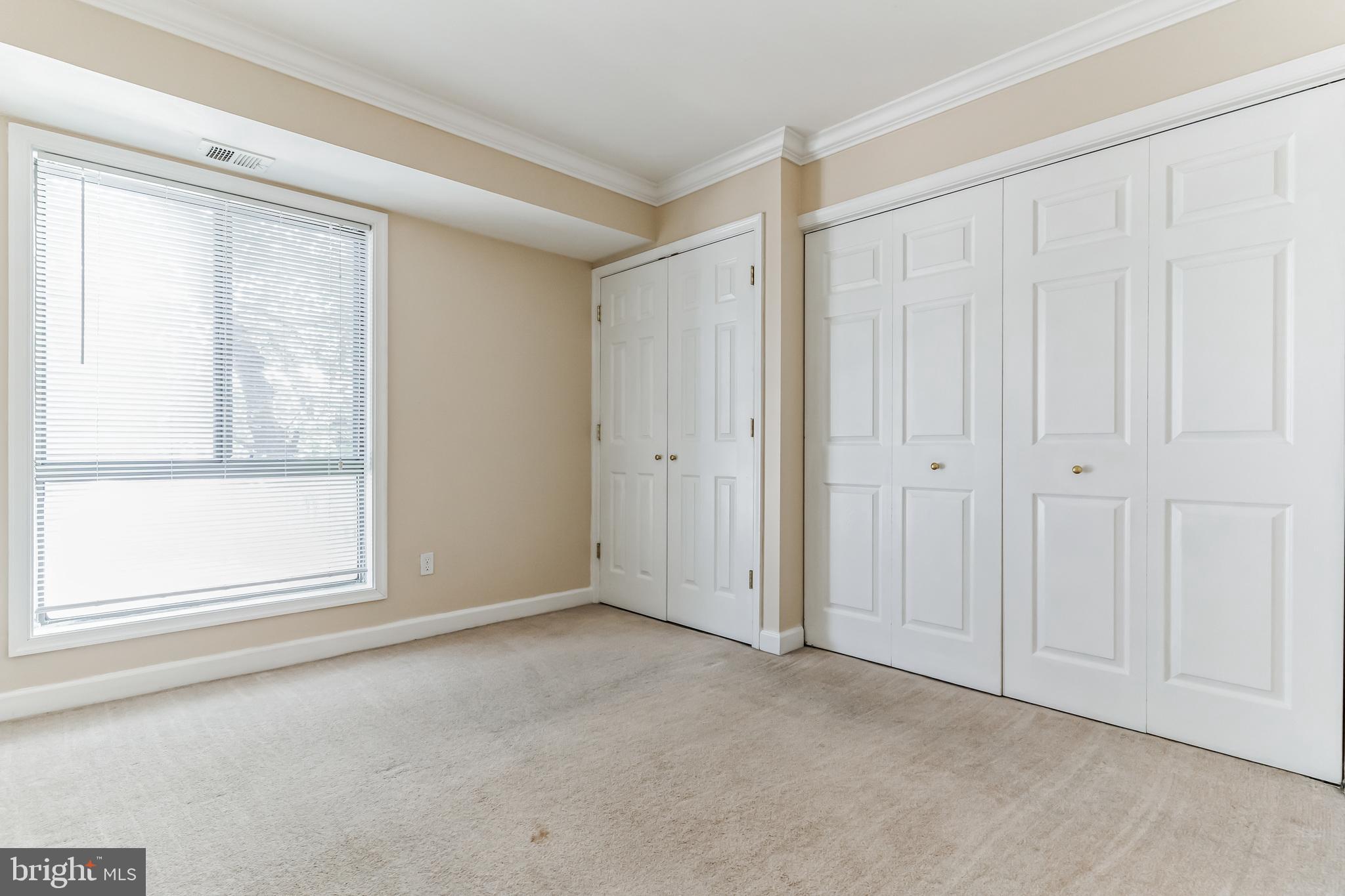 SUMMERTREE CONDO APTS - Residential