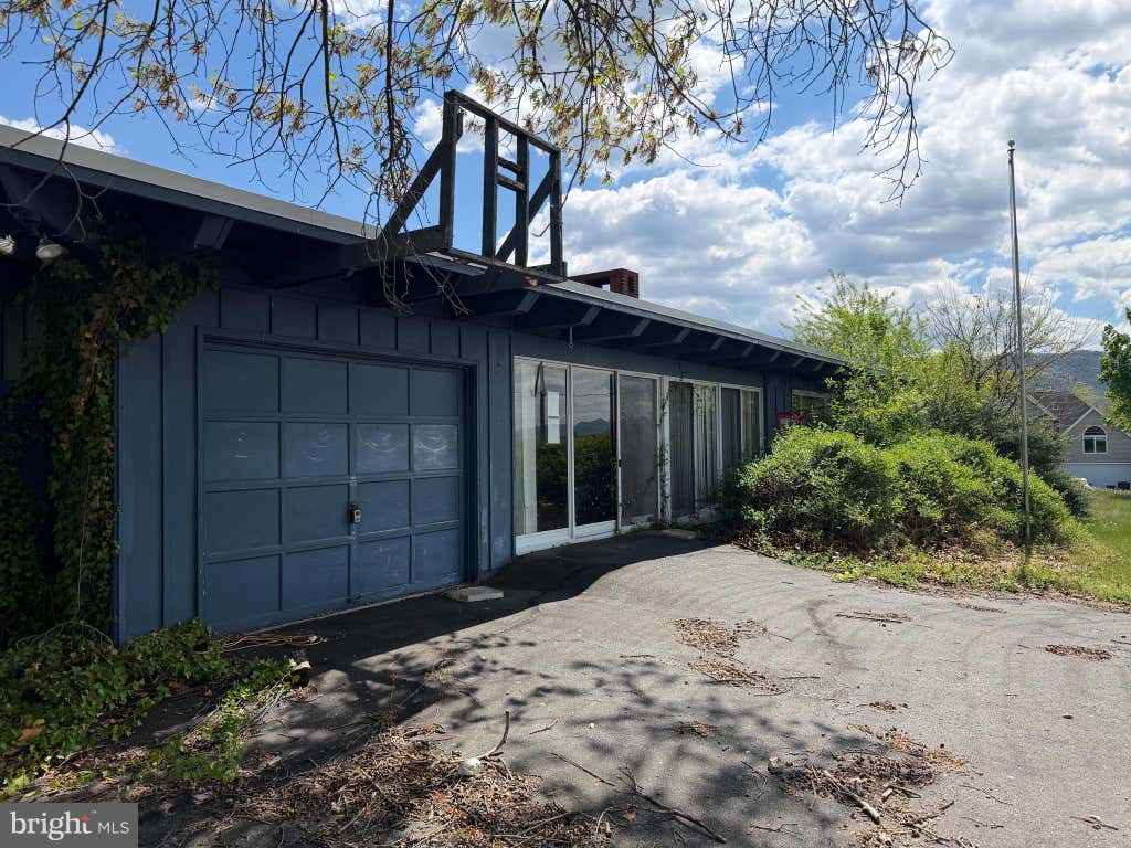 Photo of 502 Chestnut Avenue, ELKTON, VA 22827 (MLS # VARO2003322)