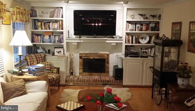 LANGLEY OAKS - Residential Lease