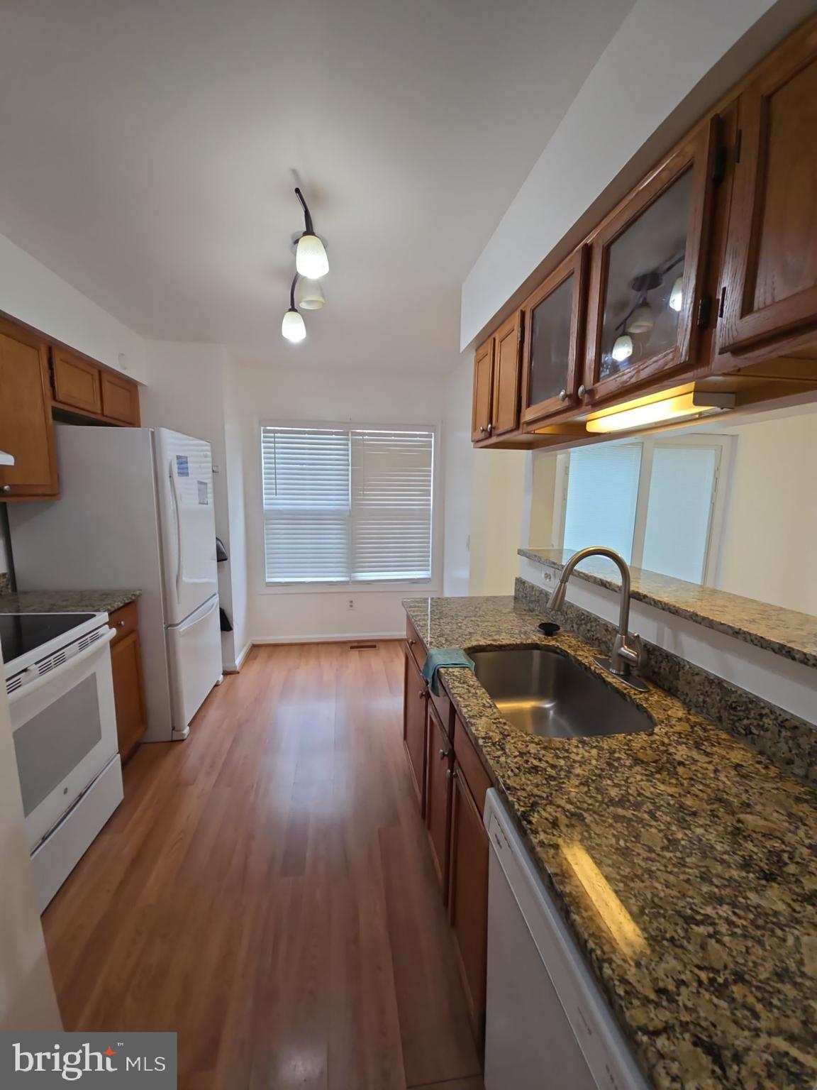 GUNNERS LAKE VILLAGE - Residential Lease