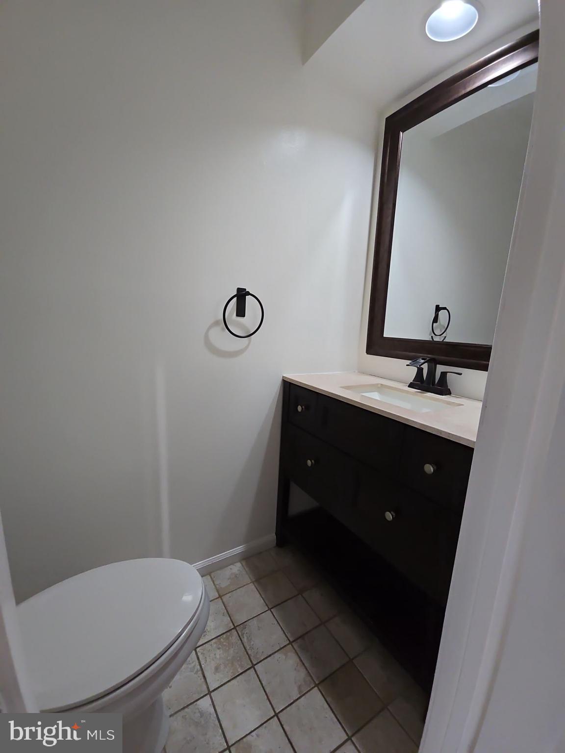 GUNNERS LAKE VILLAGE - Residential Lease