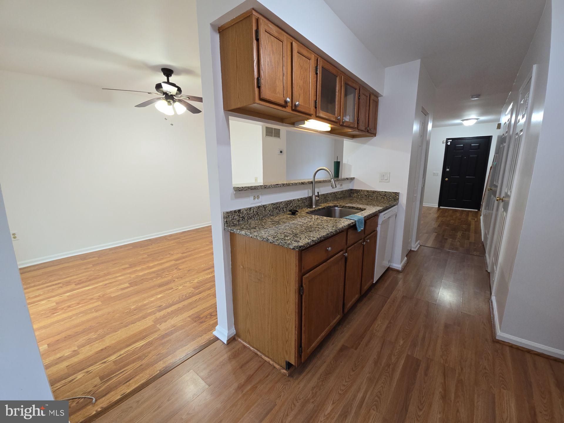 GUNNERS LAKE VILLAGE - Residential Lease