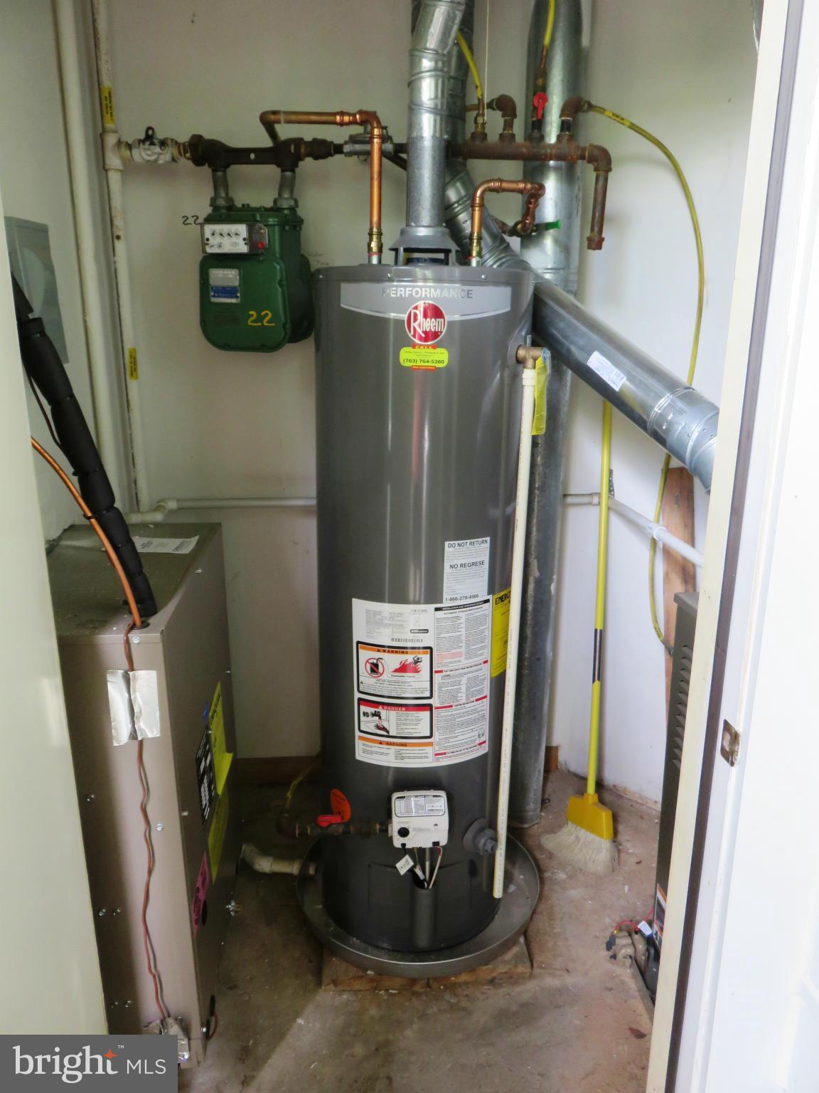 EDGEWATER AT TOWN CENTER - Residential