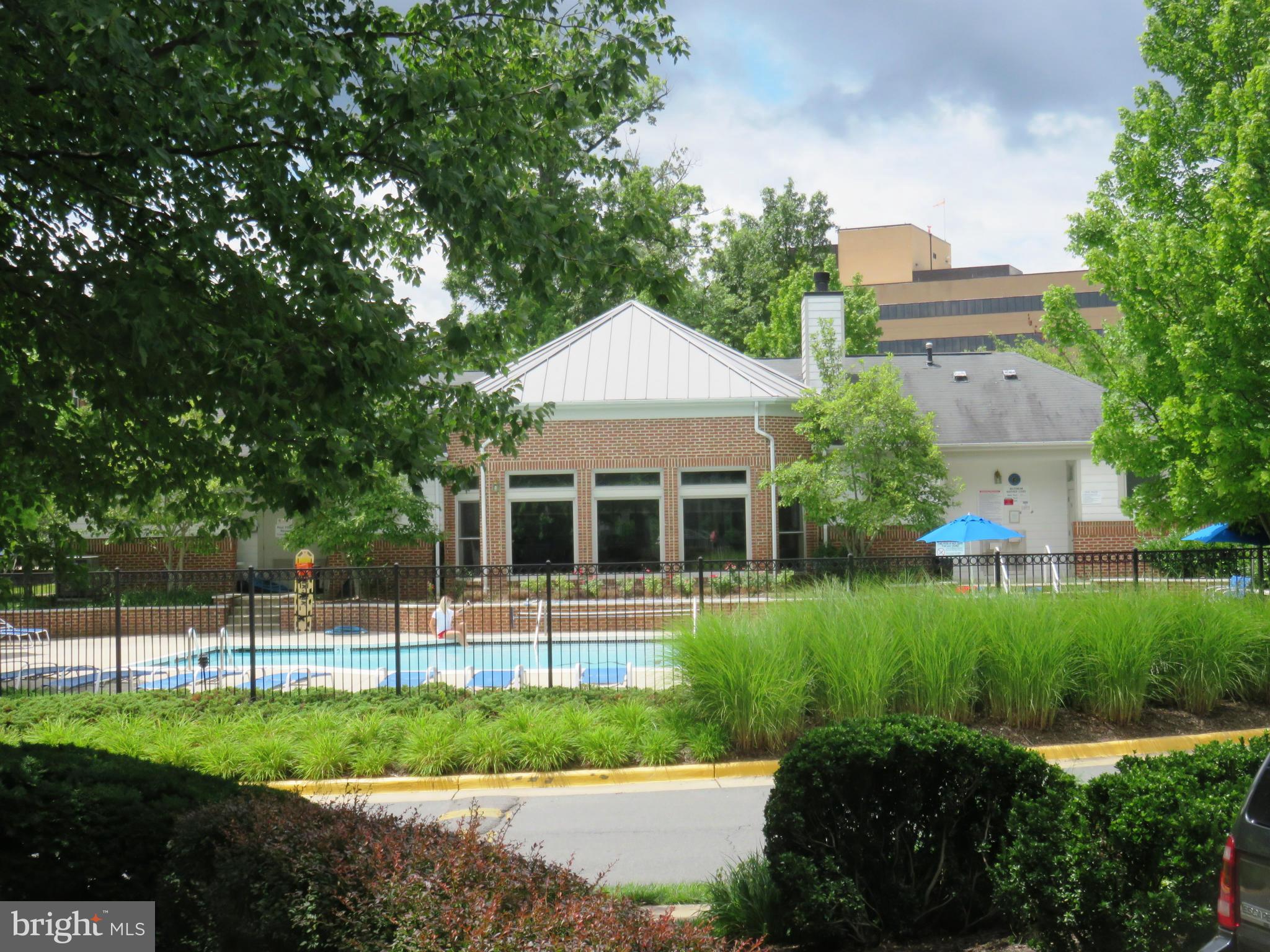 EDGEWATER AT TOWN CENTER - Residential