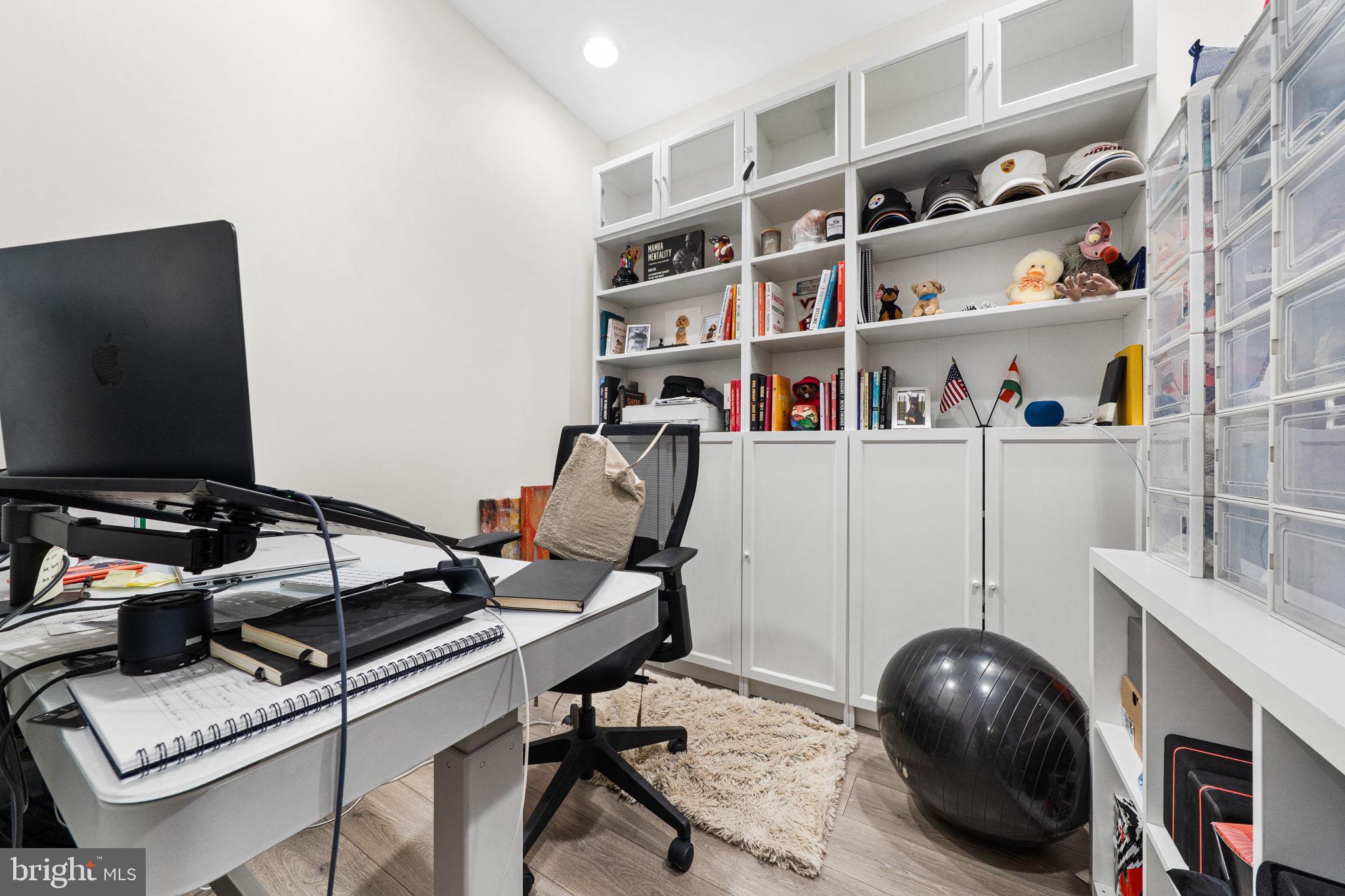HAWTHORN - Residential