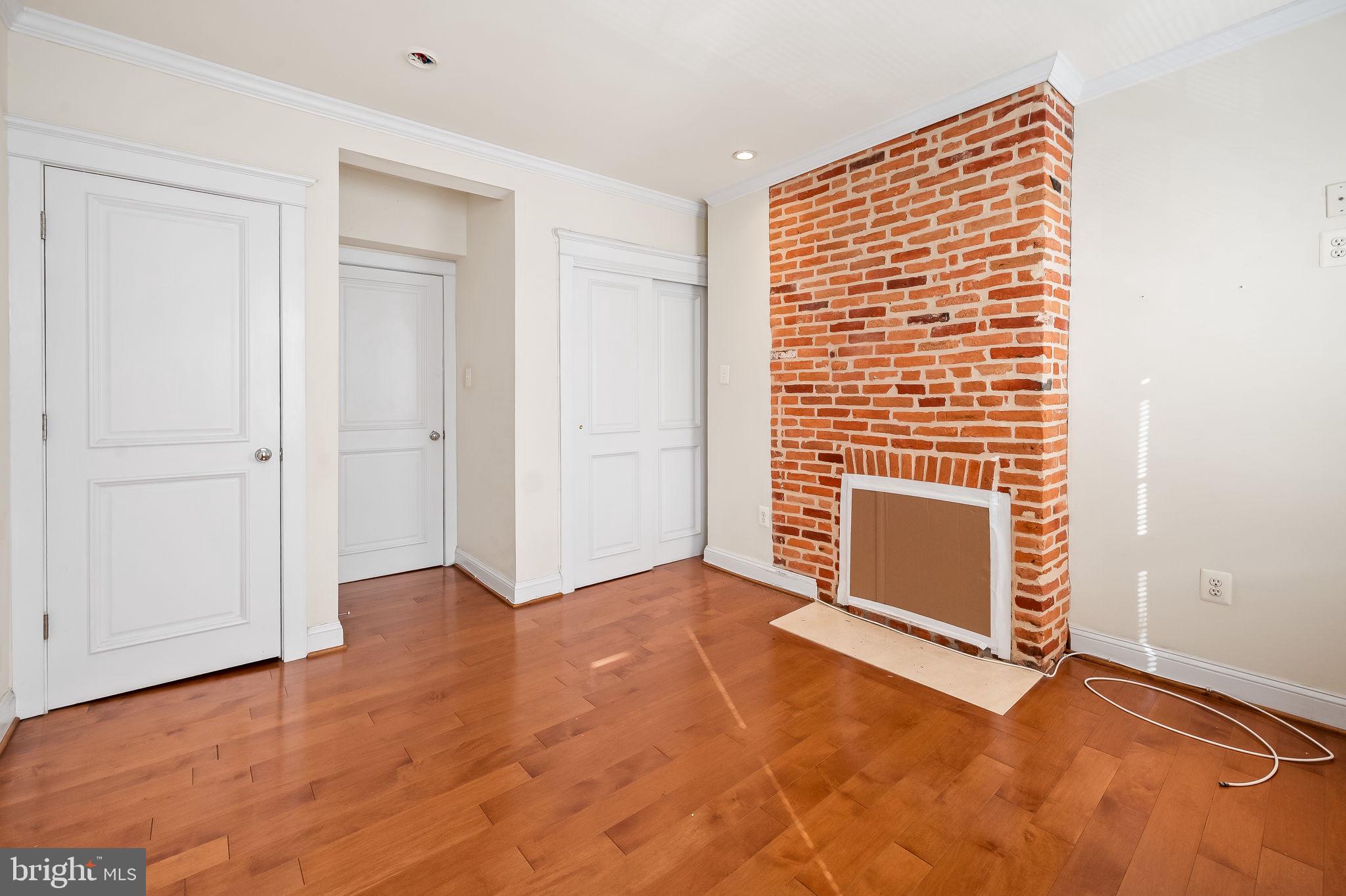 LITTLE ITALY - Residential