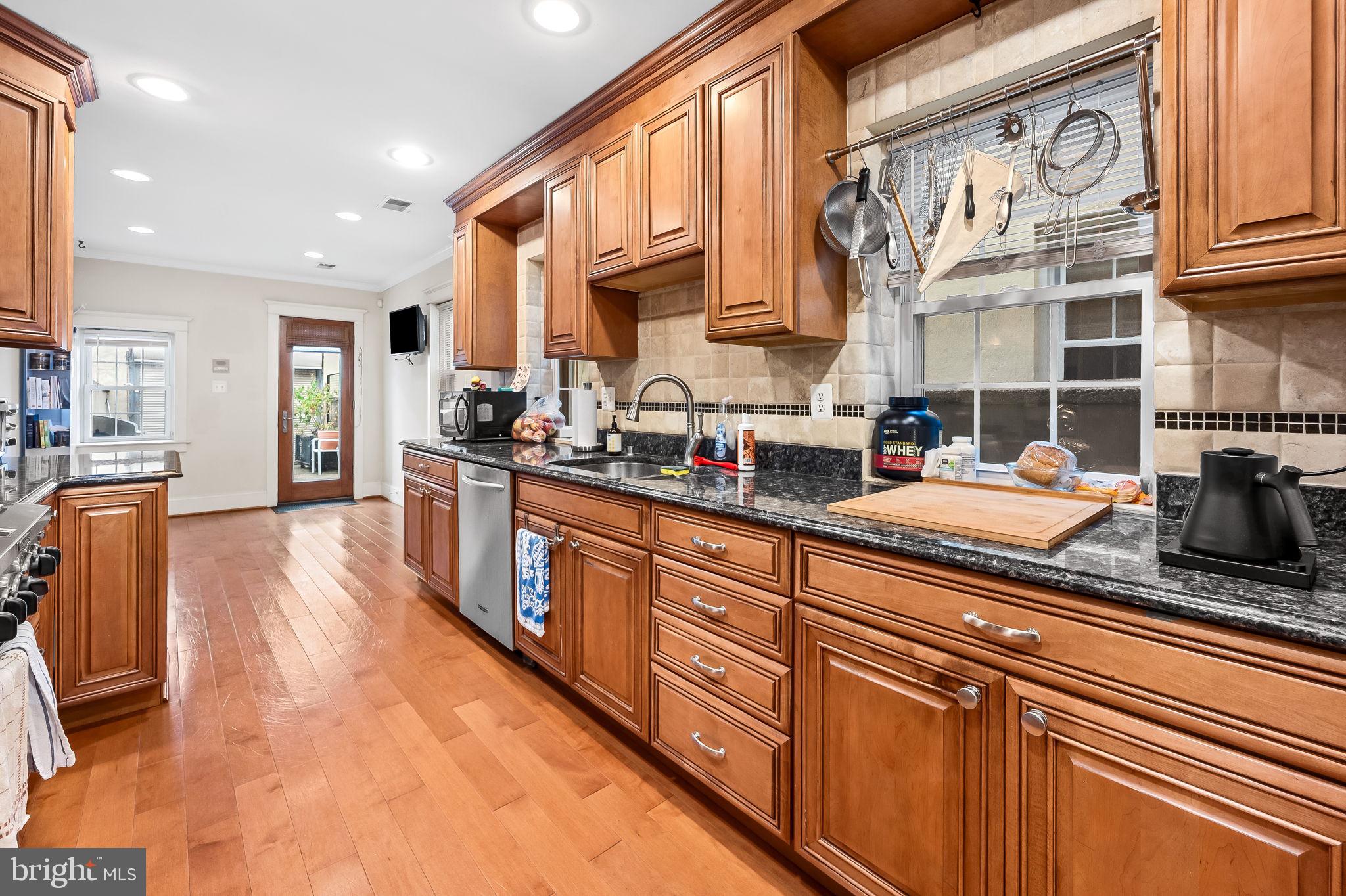 LITTLE ITALY - Residential