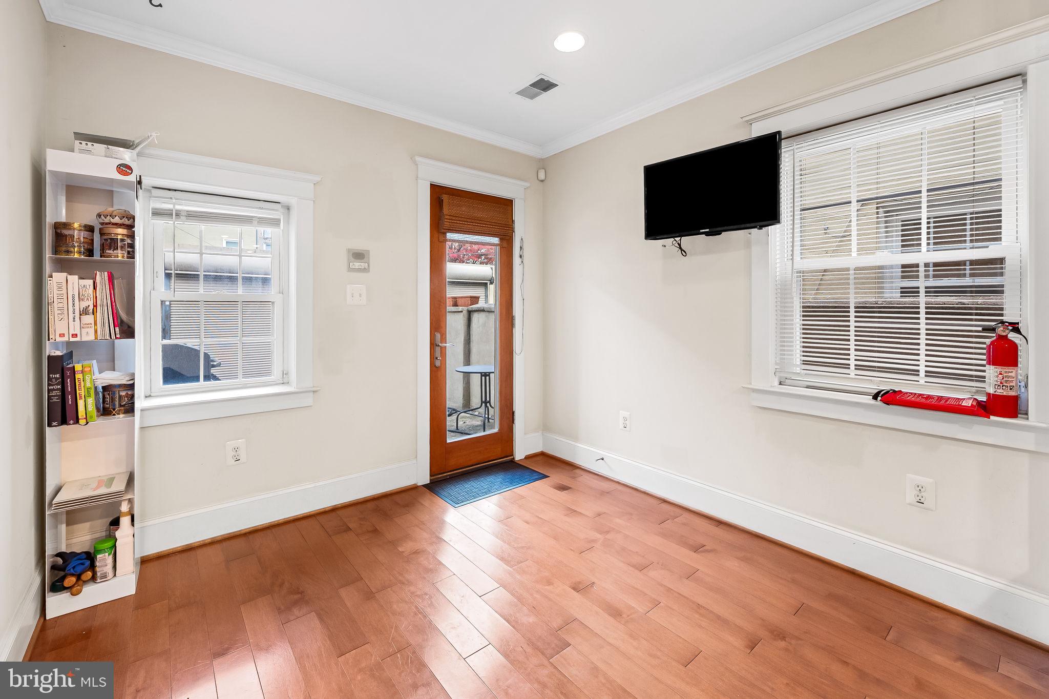 LITTLE ITALY - Residential