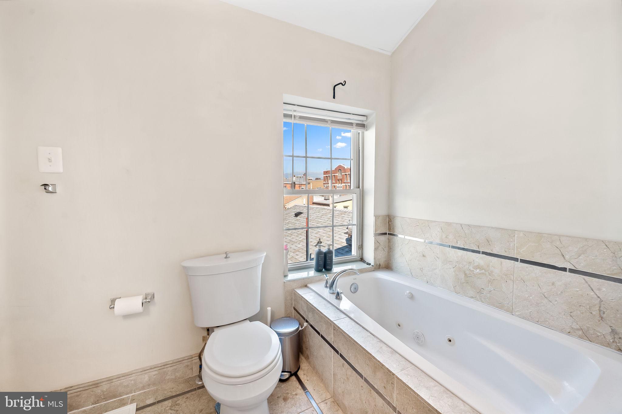 LITTLE ITALY - Residential