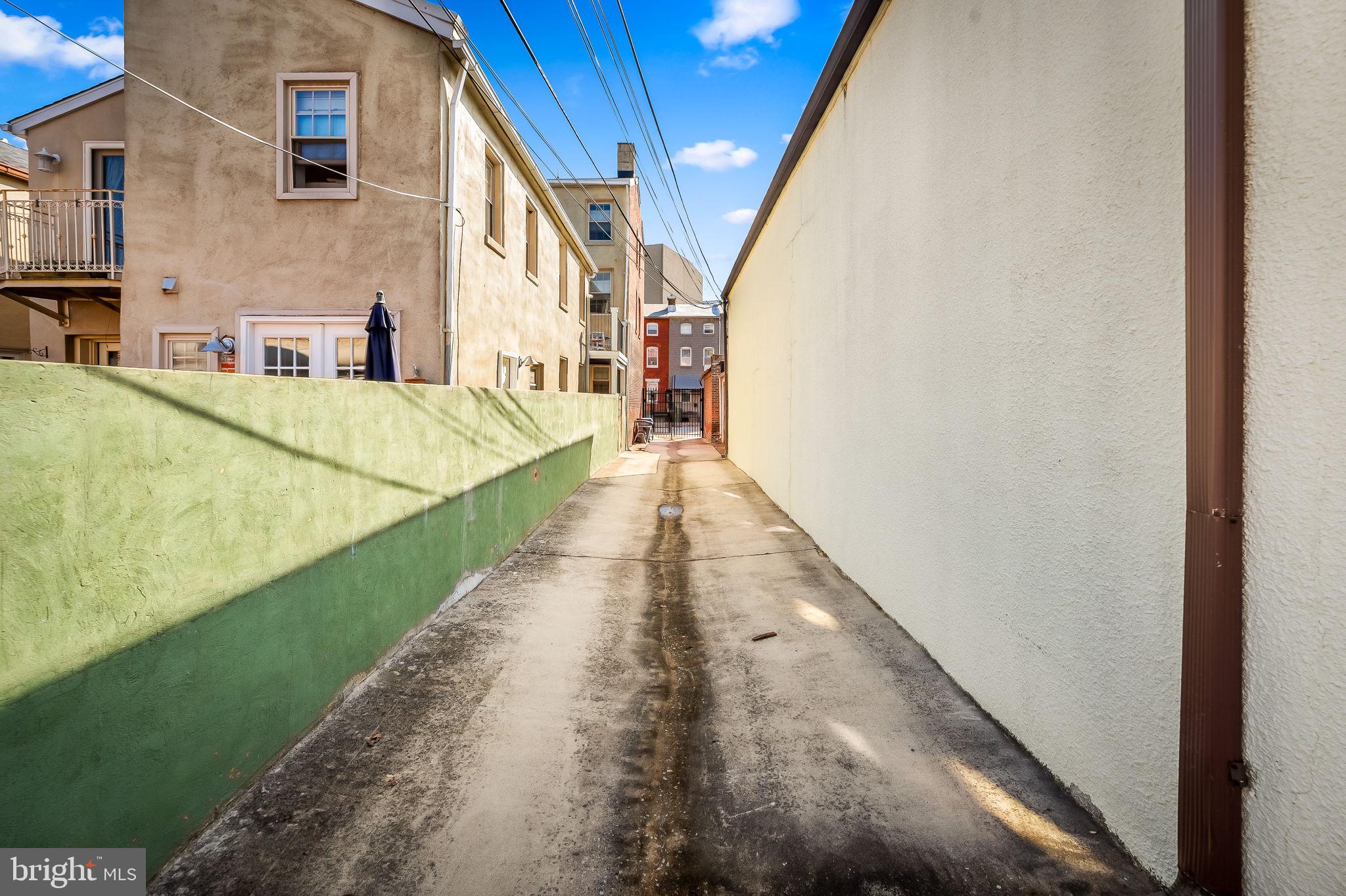 LITTLE ITALY - Residential