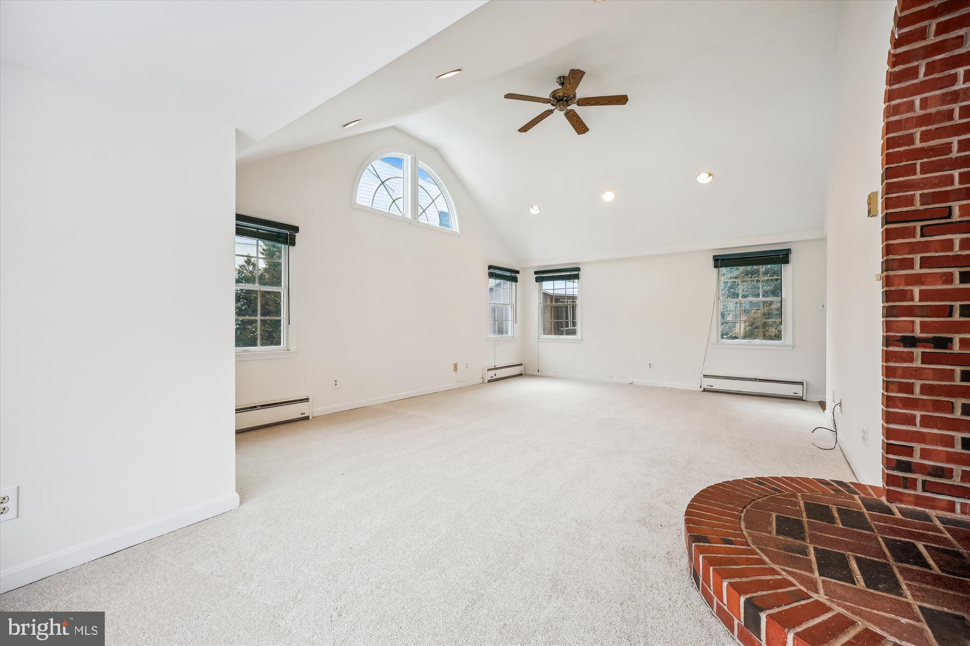 5214 ROOSEVELT STREET