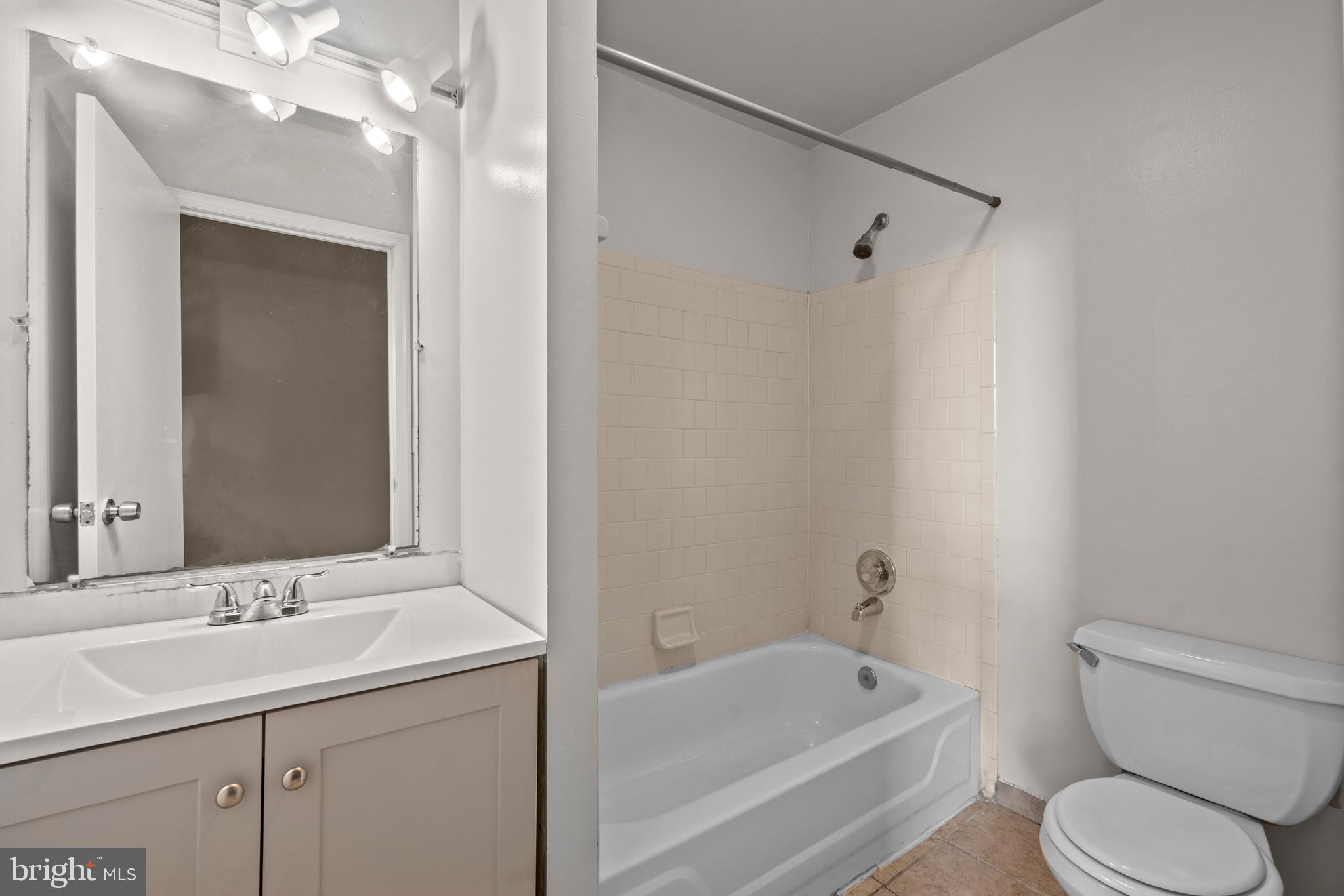 STATION NORTH ARTS DISTRICT - Residential Income