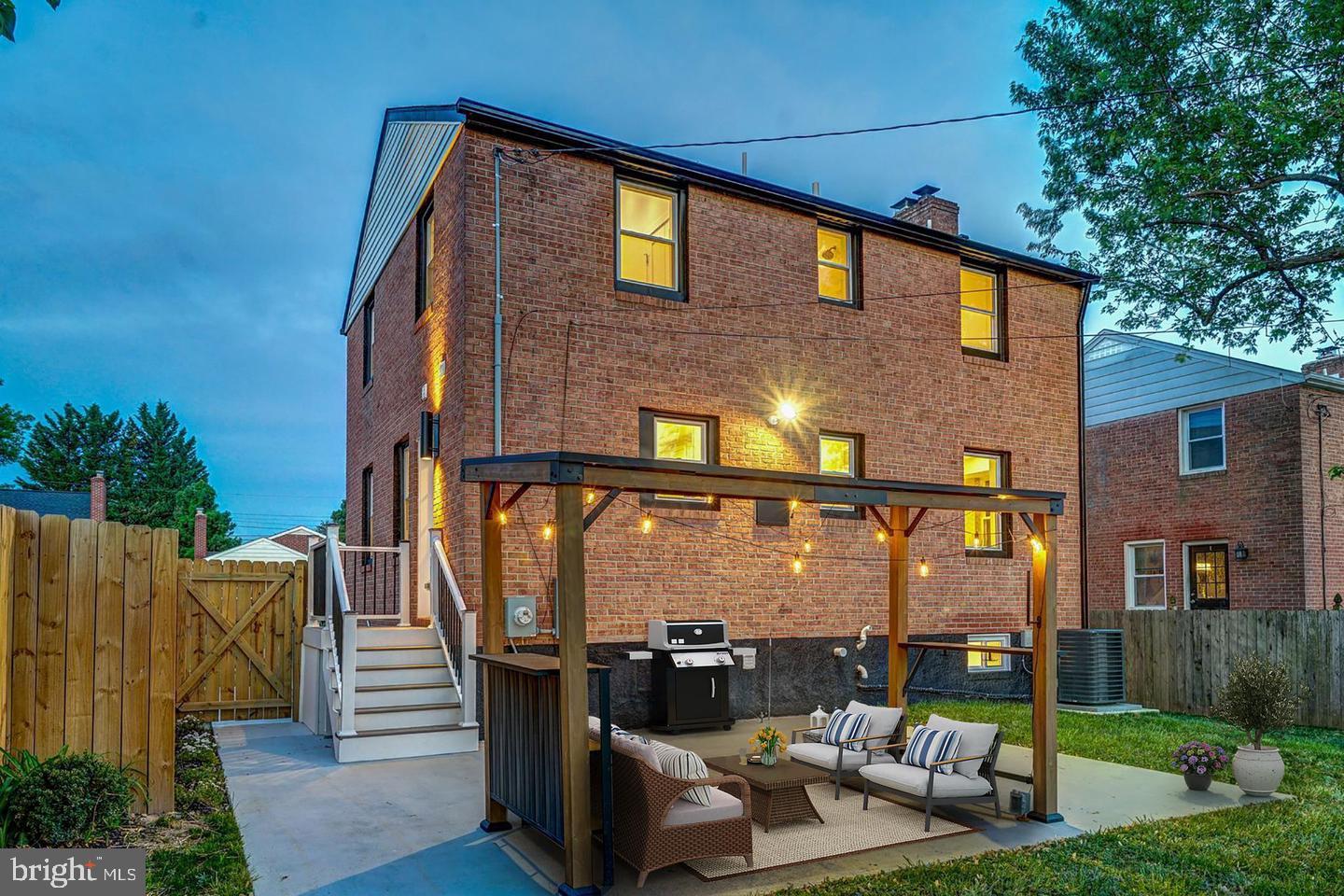 8214 LAUREL DRIVE