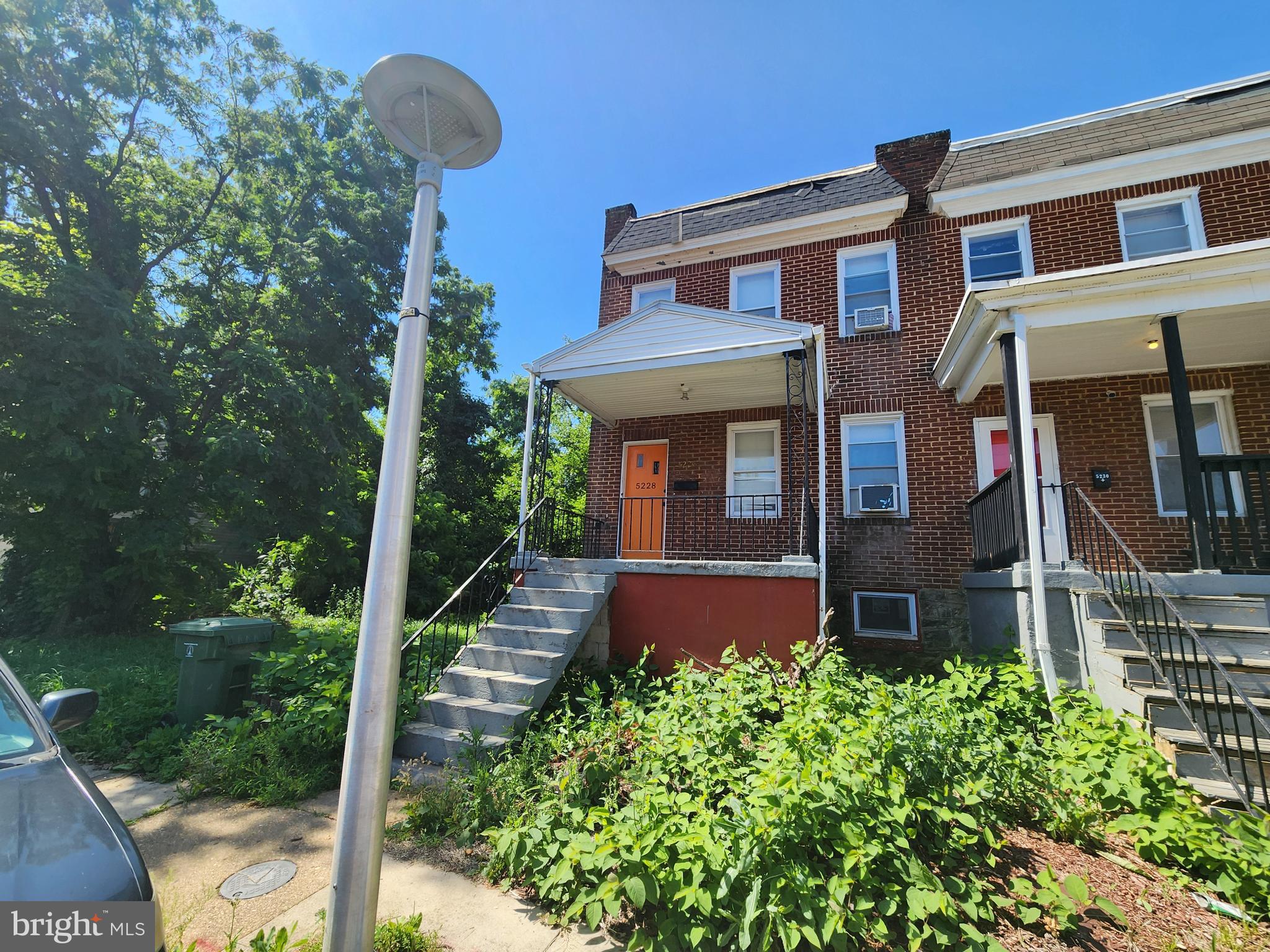 ONLINE AUCTION: Bidding begins 7/24/2025 @ 10:00 AM. Bidding ends 7/28/2025 @ 12:30 PM. List Price is Suggested Opening Bid. 2 Story End Unit Porch-Front Townhouse located in the Arlington area of Baltimore City. 1 Block from Pimlico Race Course. Residents can enjoy the nearby attractions such as Sinai Hospital, Clyburn Arboretum, & Reisterstown Road Shopping Plaza. Property is Rented. Easy Access to Major Traffic Artery Park Heights Ave. Deposit: $10,000.