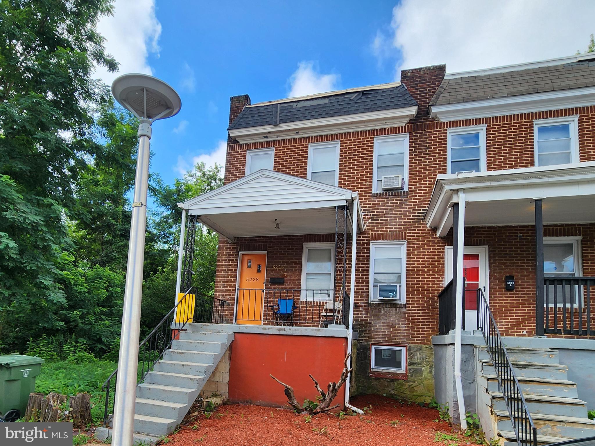 ONLINE AUCTION: Bidding begins 8/20/2025 @ 10:00 AM. Bidding ends 8/22/2025 @ 12:10 PM. List Price is Suggested Opening Bid. 2 Story End Unit Porch-Front Townhouse located in the Arlington area of Baltimore City. 1 Block from Pimlico Race Course. Residents can enjoy the nearby attractions such as Sinai Hospital, Clyburn Arboretum, & Reisterstown Road Shopping Plaza. Property is Rented. Easy Access to Major Traffic Artery Park Heights Ave. Deposit: $10,000.