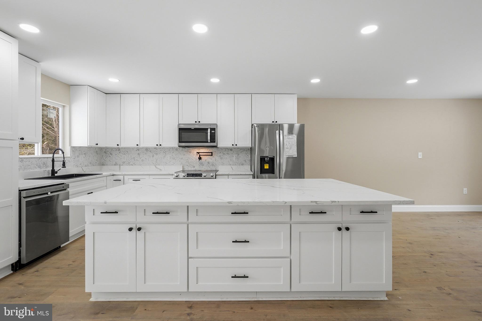 DIAMOND COURTS - Residential