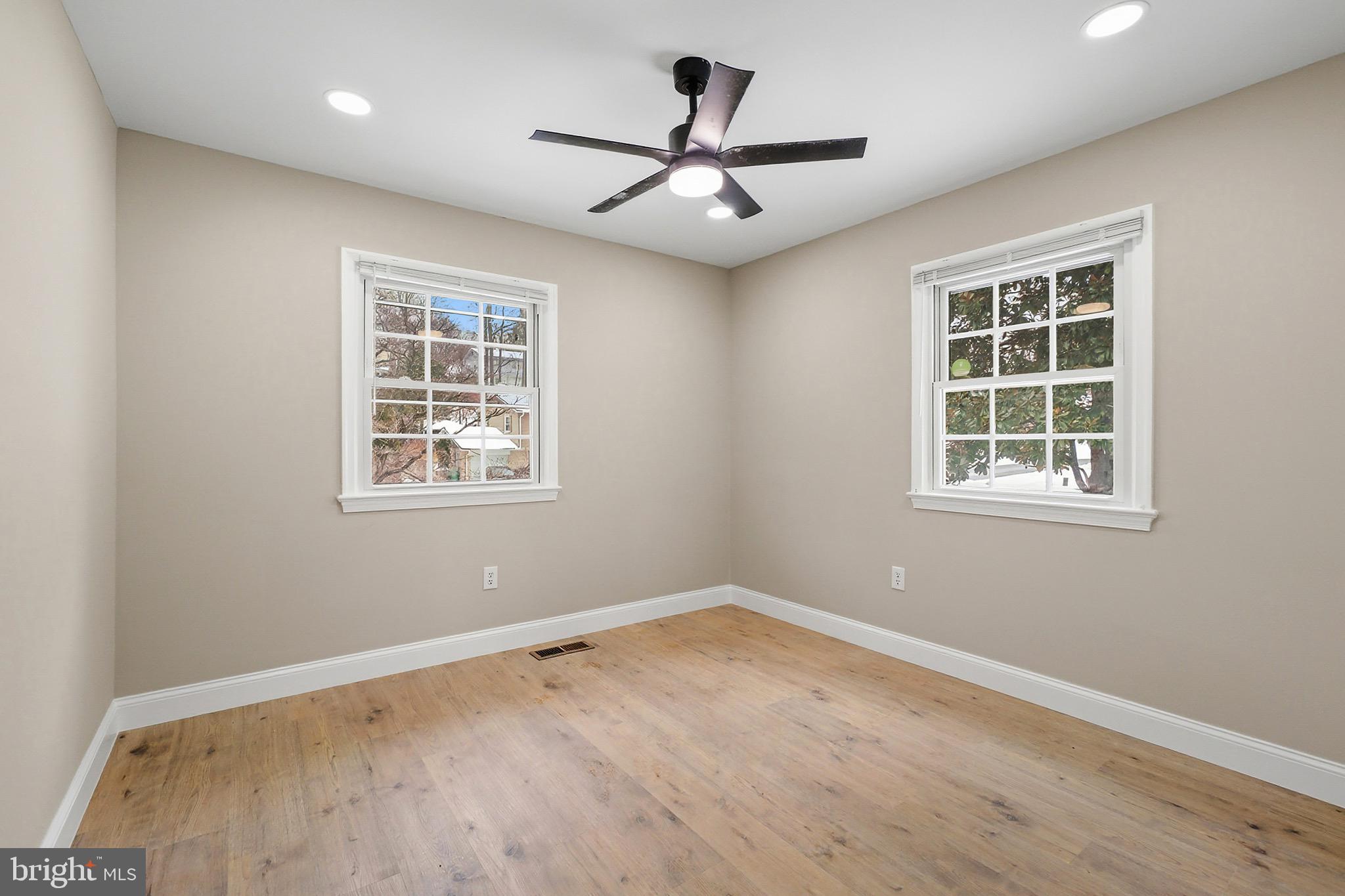 DIAMOND COURTS - Residential