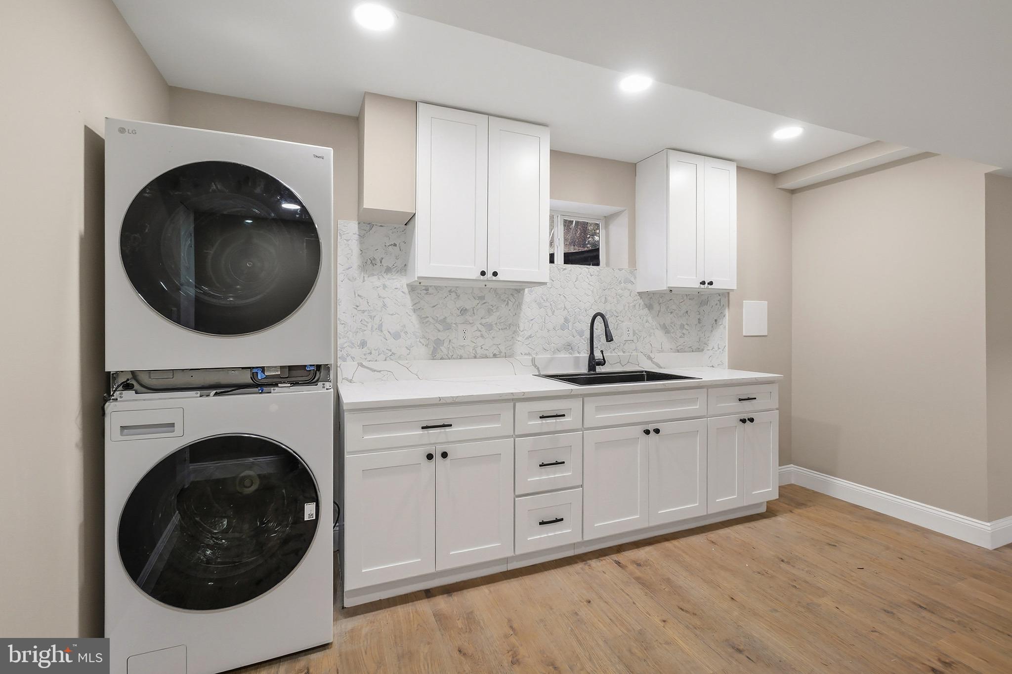 DIAMOND COURTS - Residential