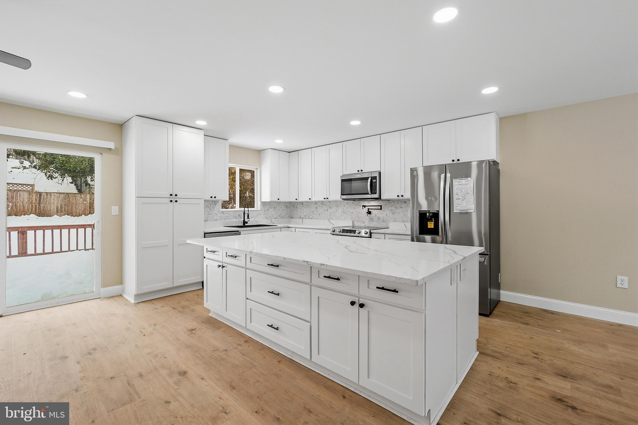 DIAMOND COURTS - Residential