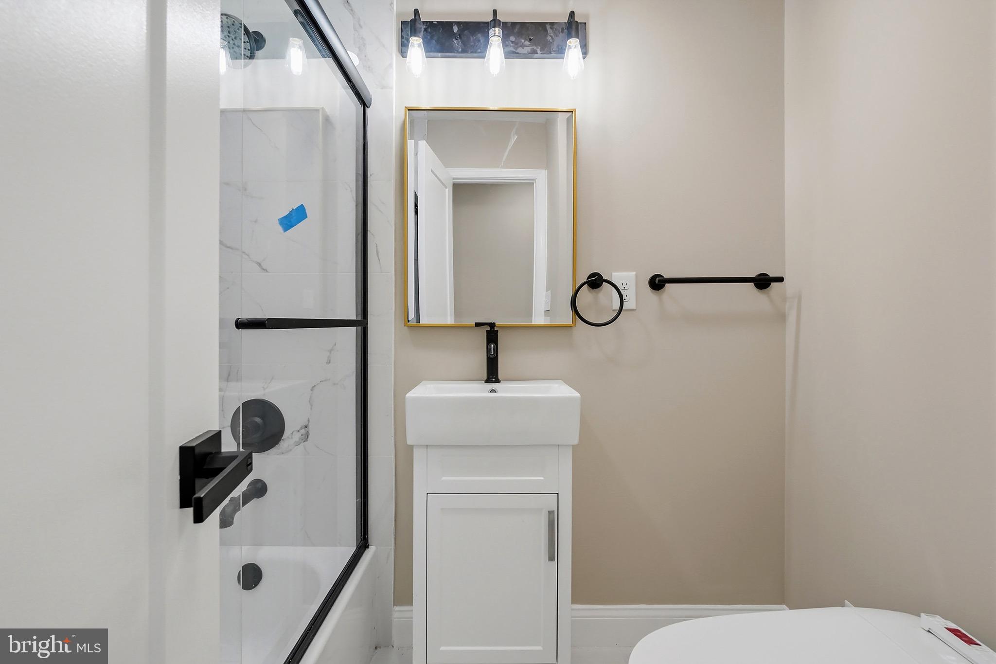 DIAMOND COURTS - Residential