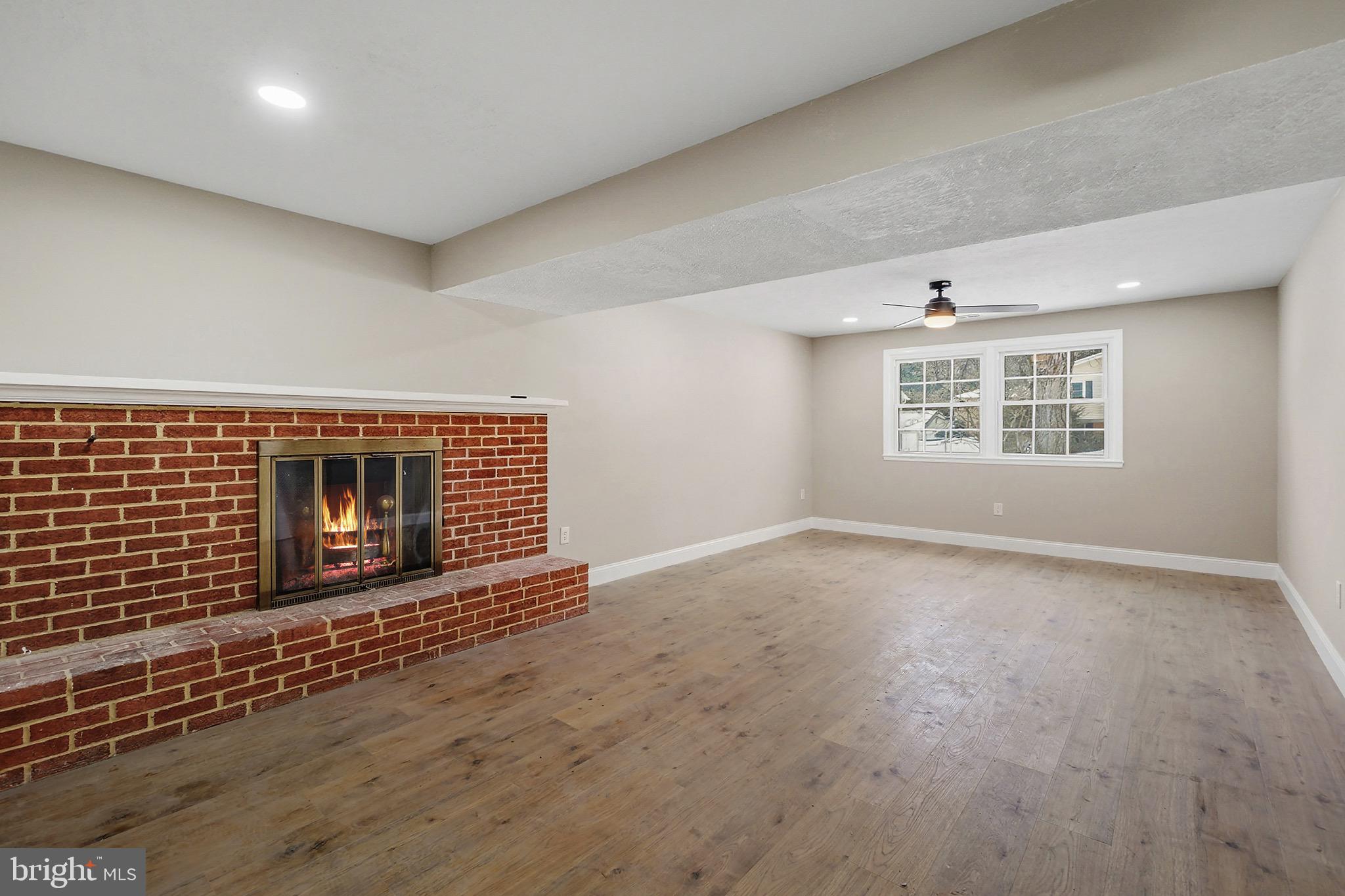 DIAMOND COURTS - Residential