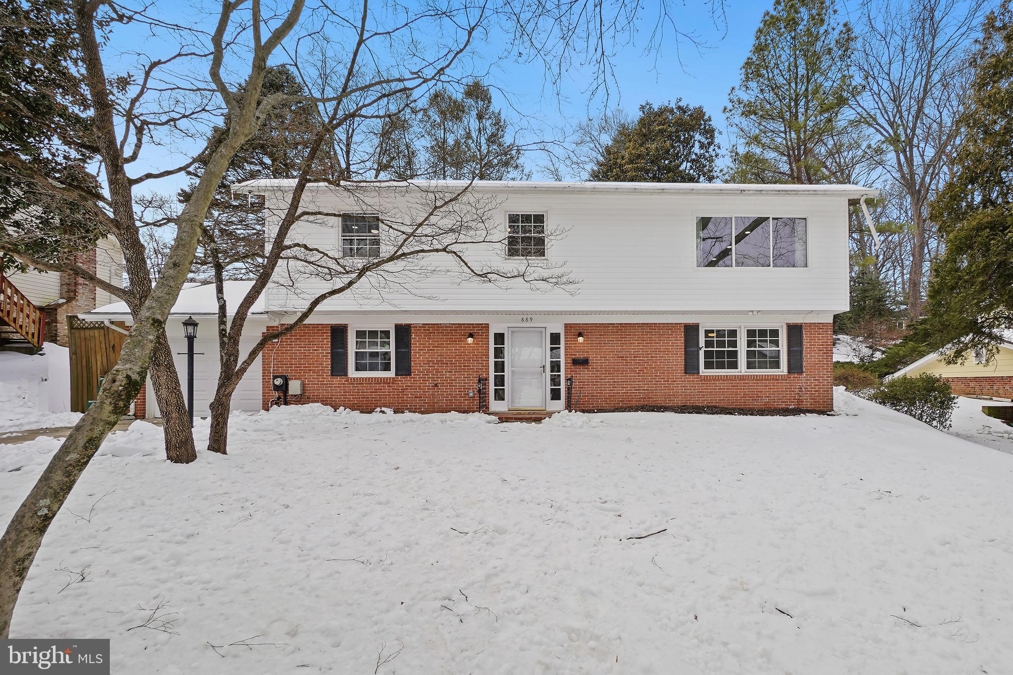 DIAMOND COURTS - Residential