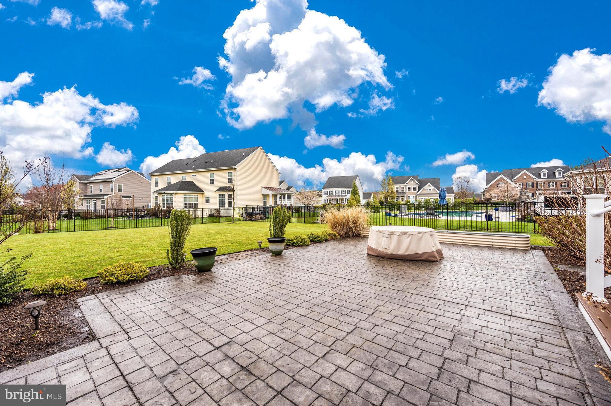 BRIGHTWELL CROSSING - Residential