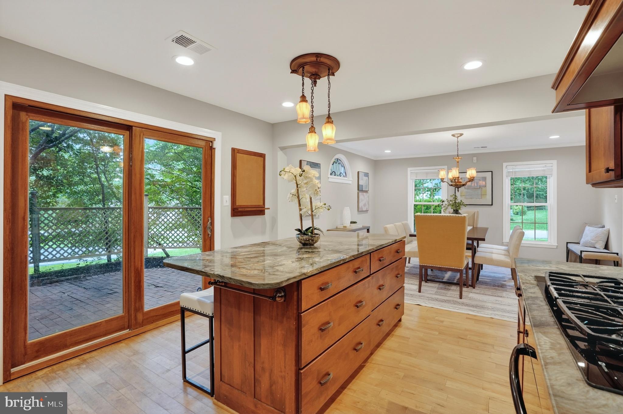 LAKE RIDGE LYNNWOOD - Residential