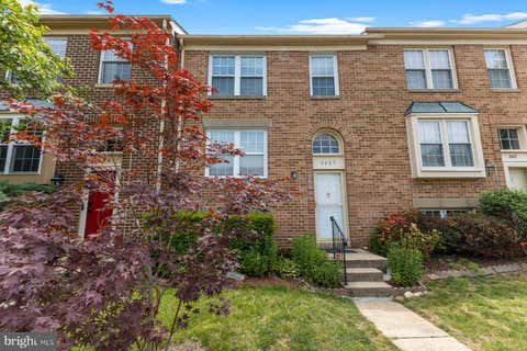 Townhouse For Sale - 5205 Martinique Lane<br/> ALEXANDRIA, VA 22315