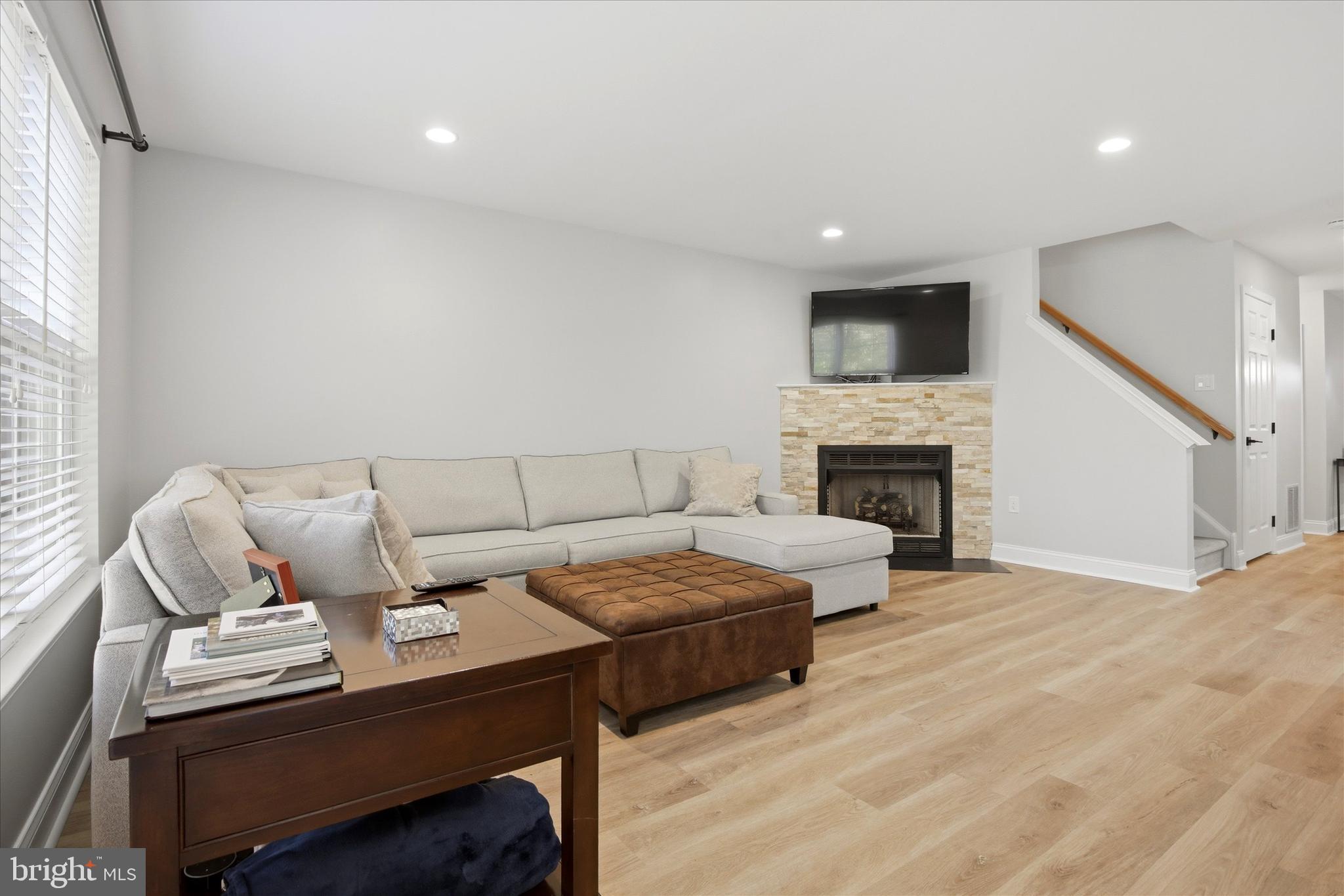 CLUB VIEW MANOR - Residential