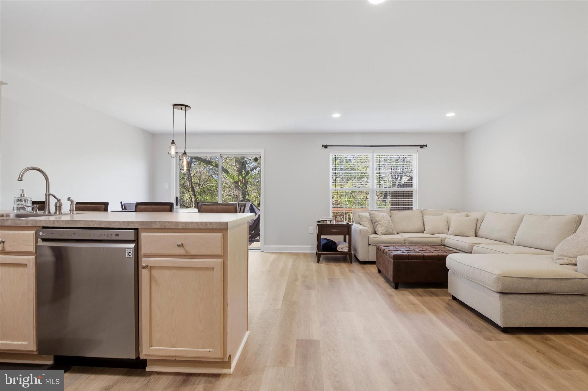 CLUB VIEW MANOR - Residential