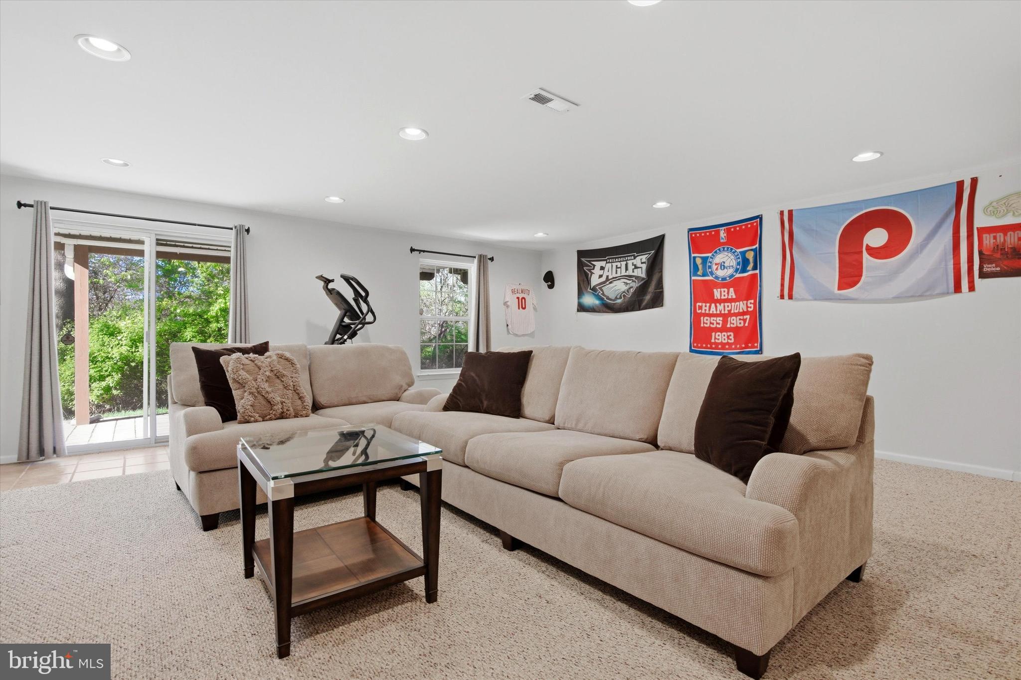 CLUB VIEW MANOR - Residential