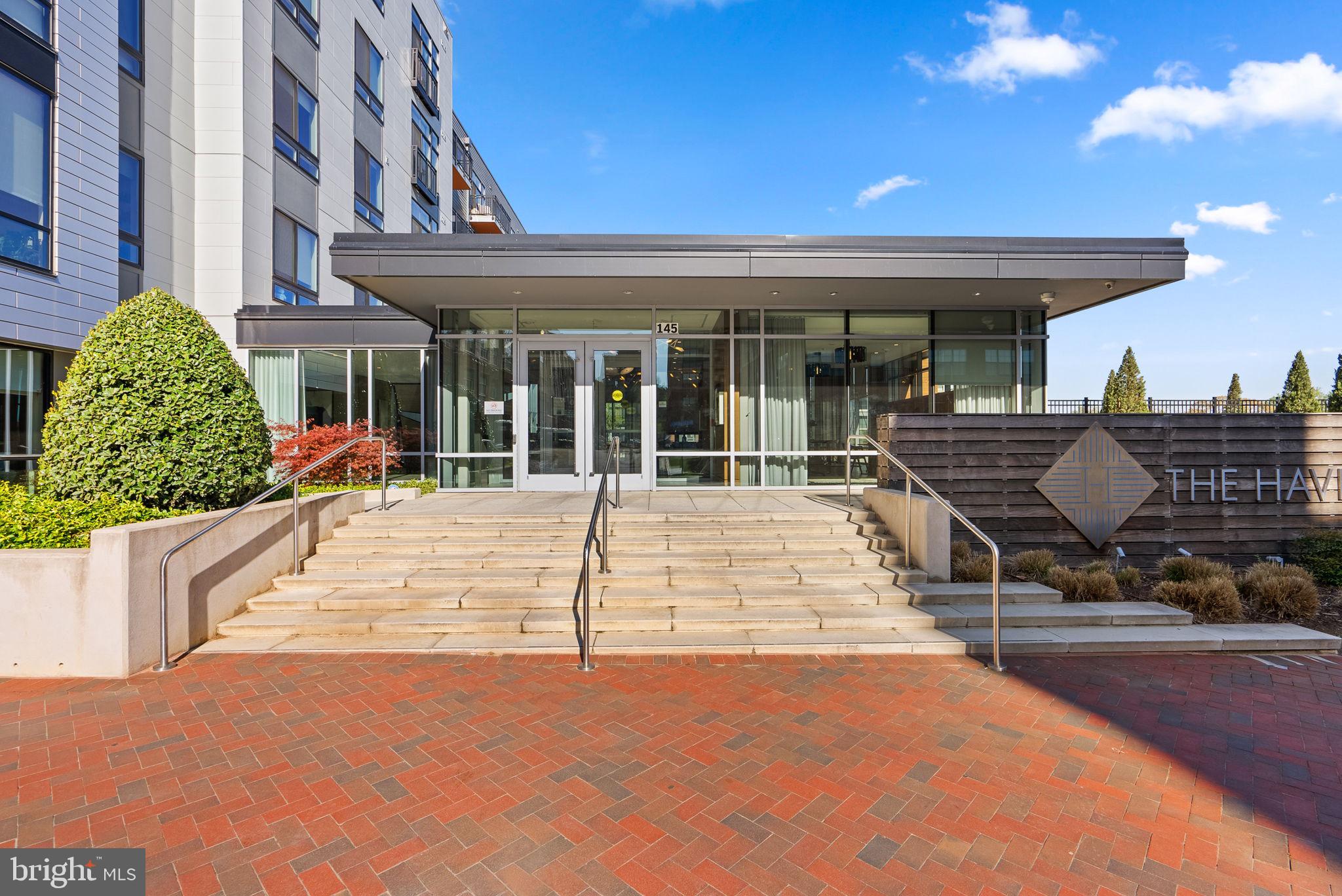 NATIONAL HARBOR - Residential Lease