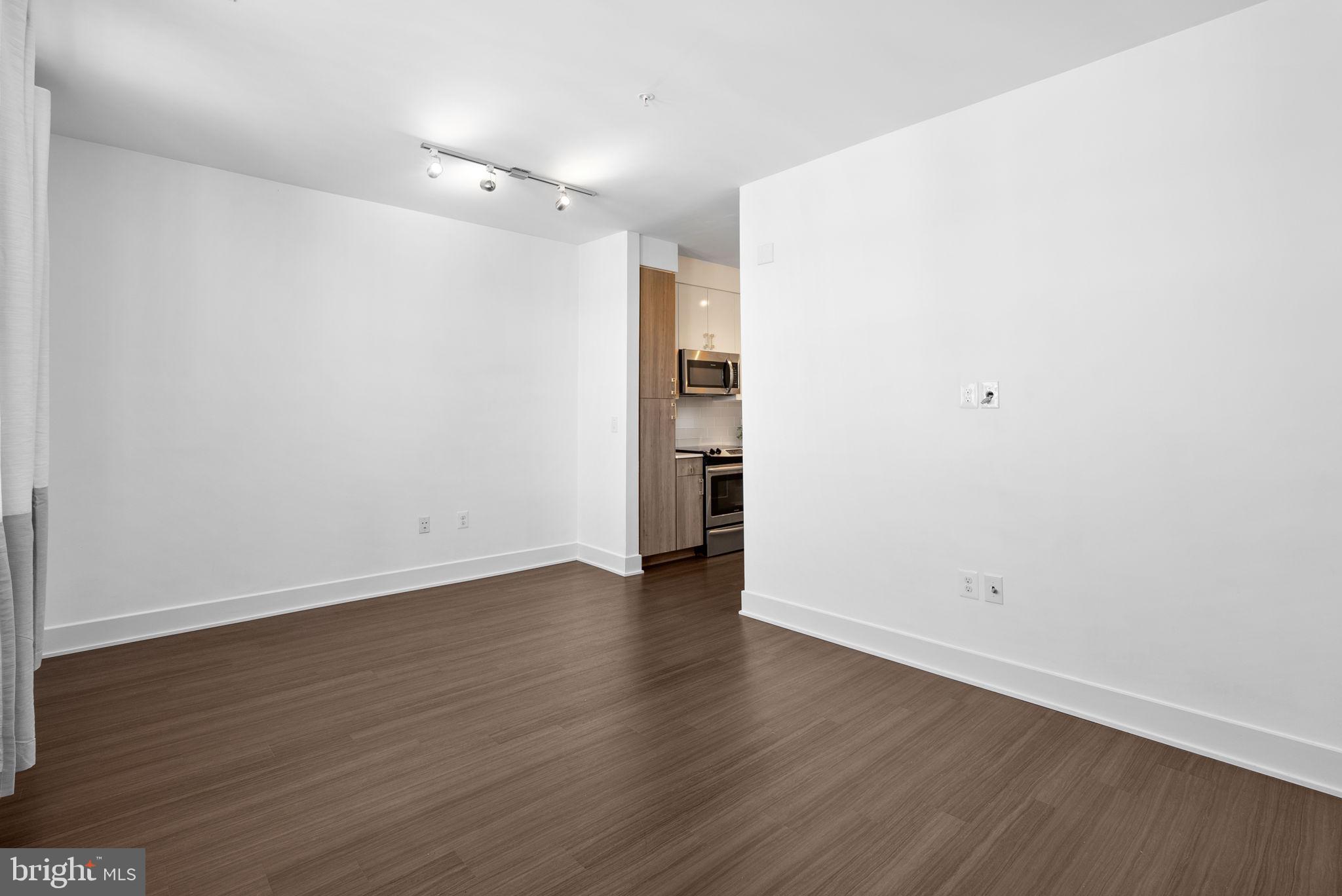 NATIONAL HARBOR - Residential Lease