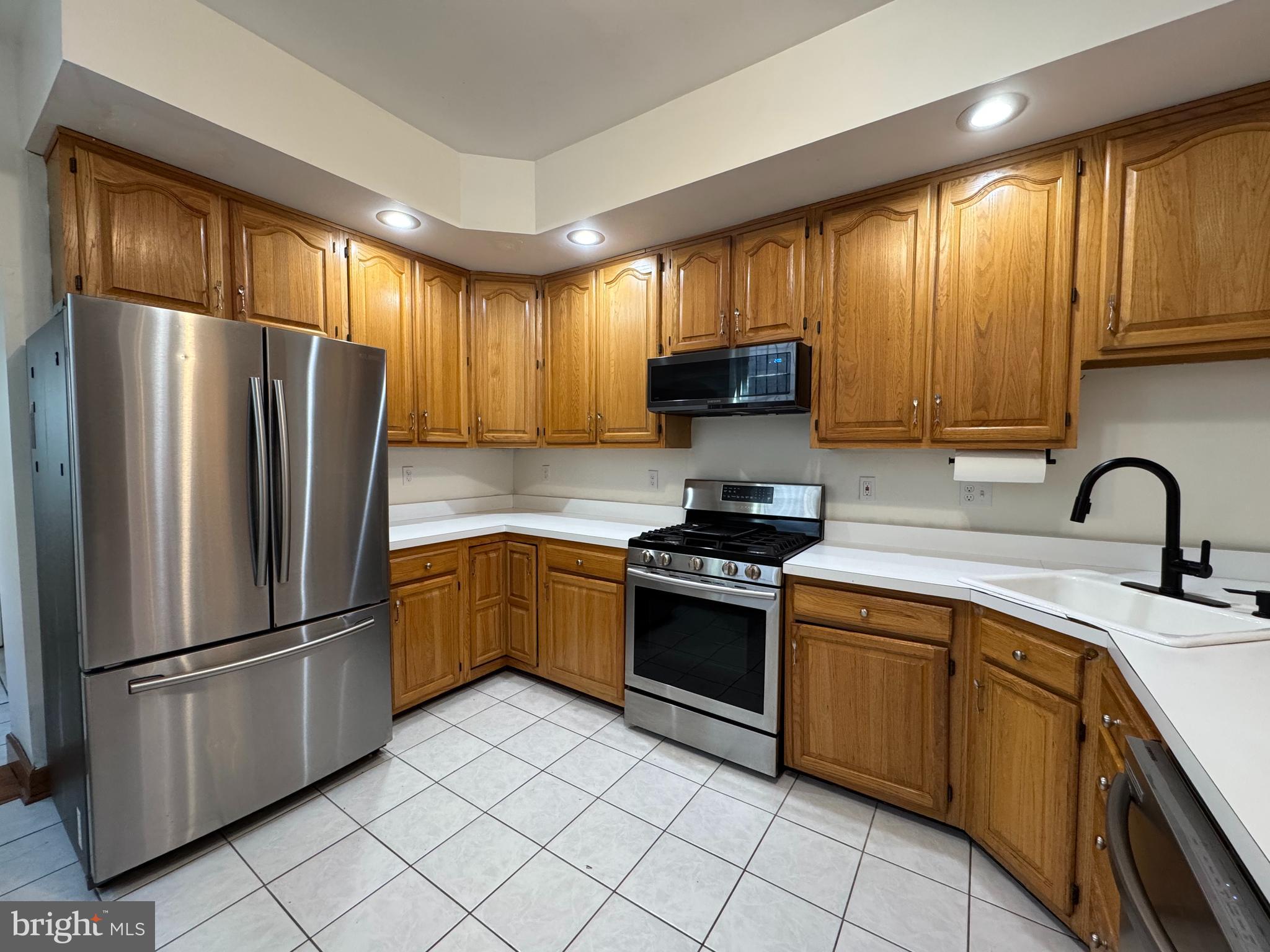 BUTCHERS HILL - Residential Lease