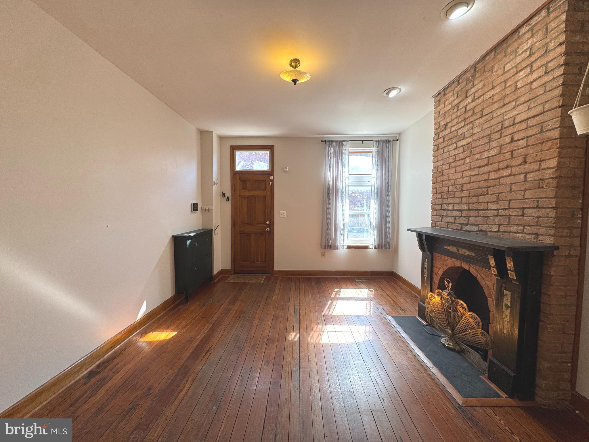 BUTCHERS HILL - Residential Lease