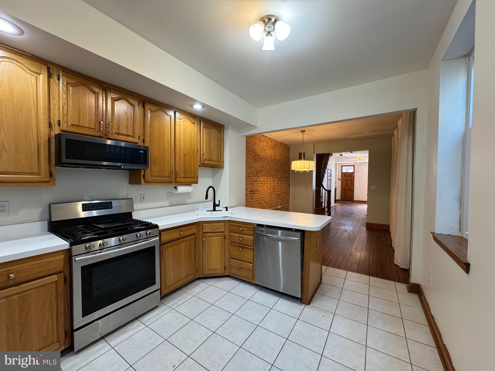 BUTCHERS HILL - Residential Lease