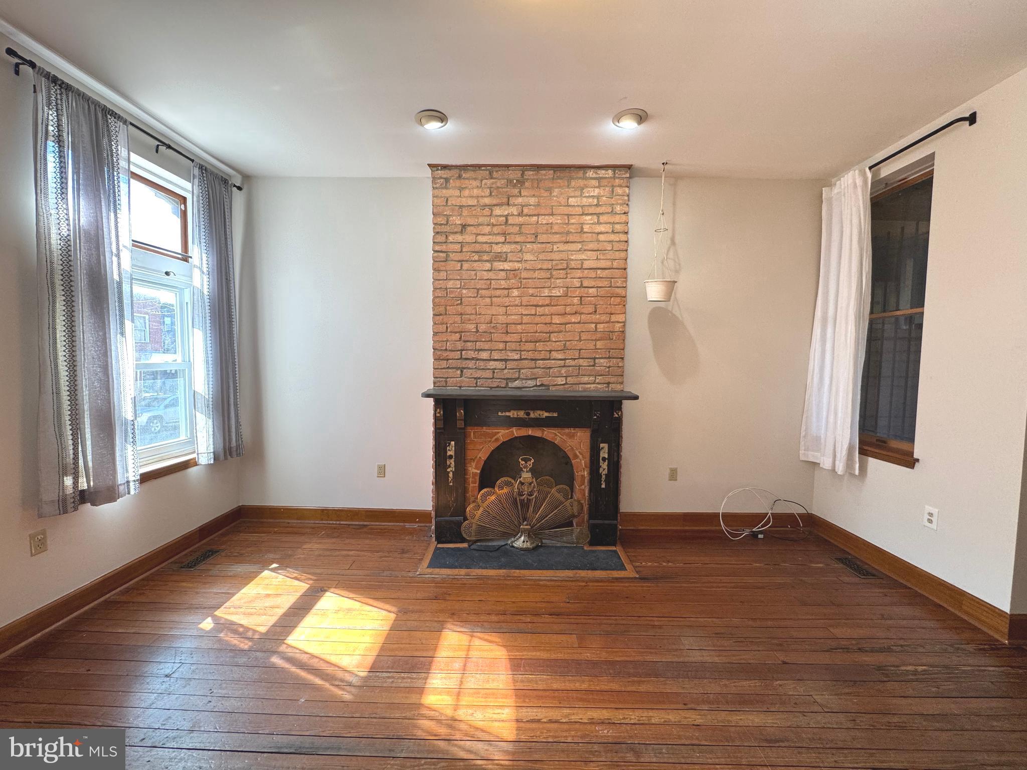 BUTCHERS HILL - Residential Lease