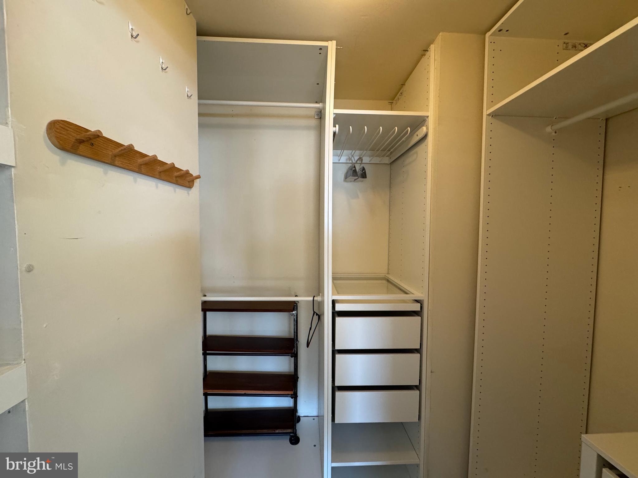 BUTCHERS HILL - Residential Lease