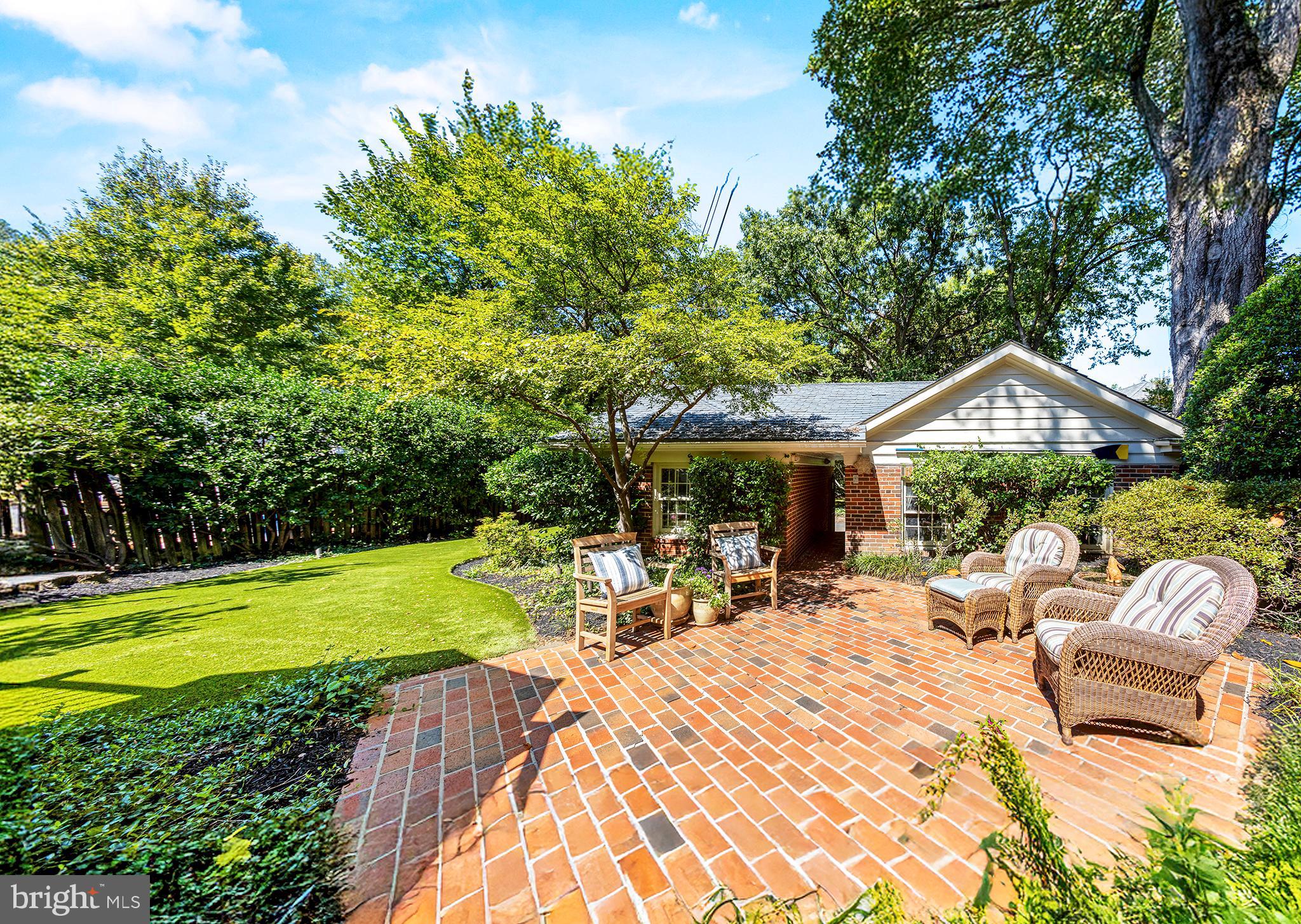 CHEVY CHASE VILLAGE - Residential