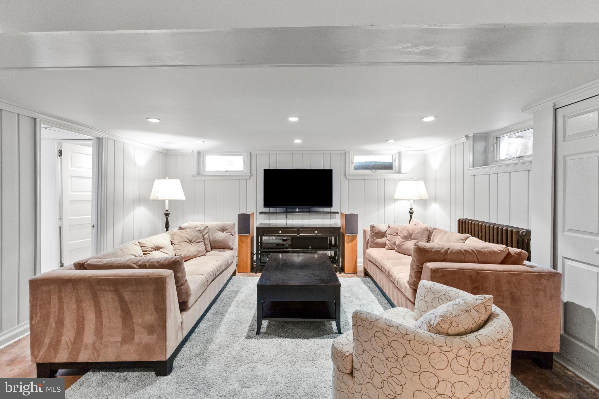 CHEVY CHASE VILLAGE - Residential