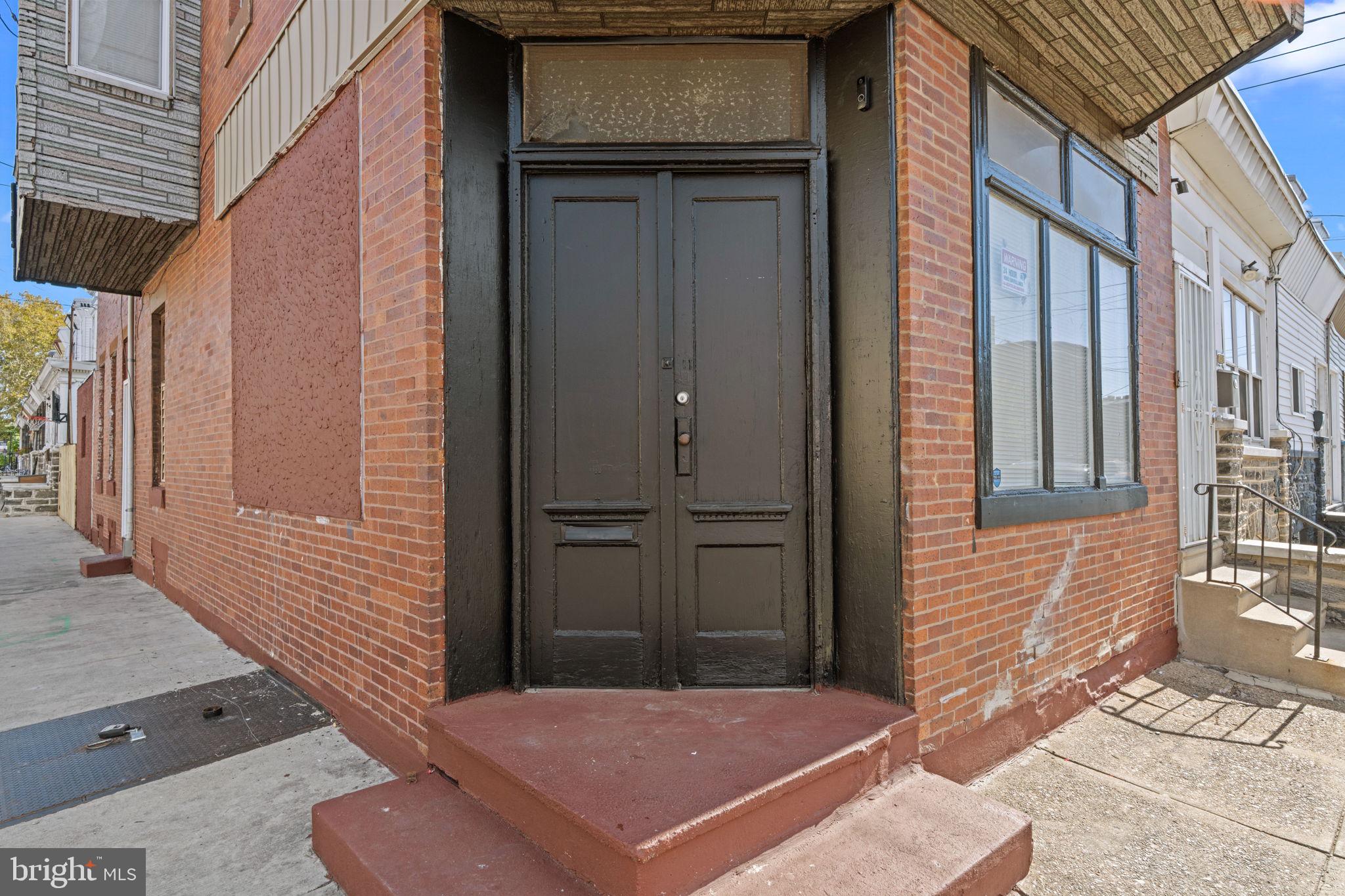 1901 E VENANGO STREET