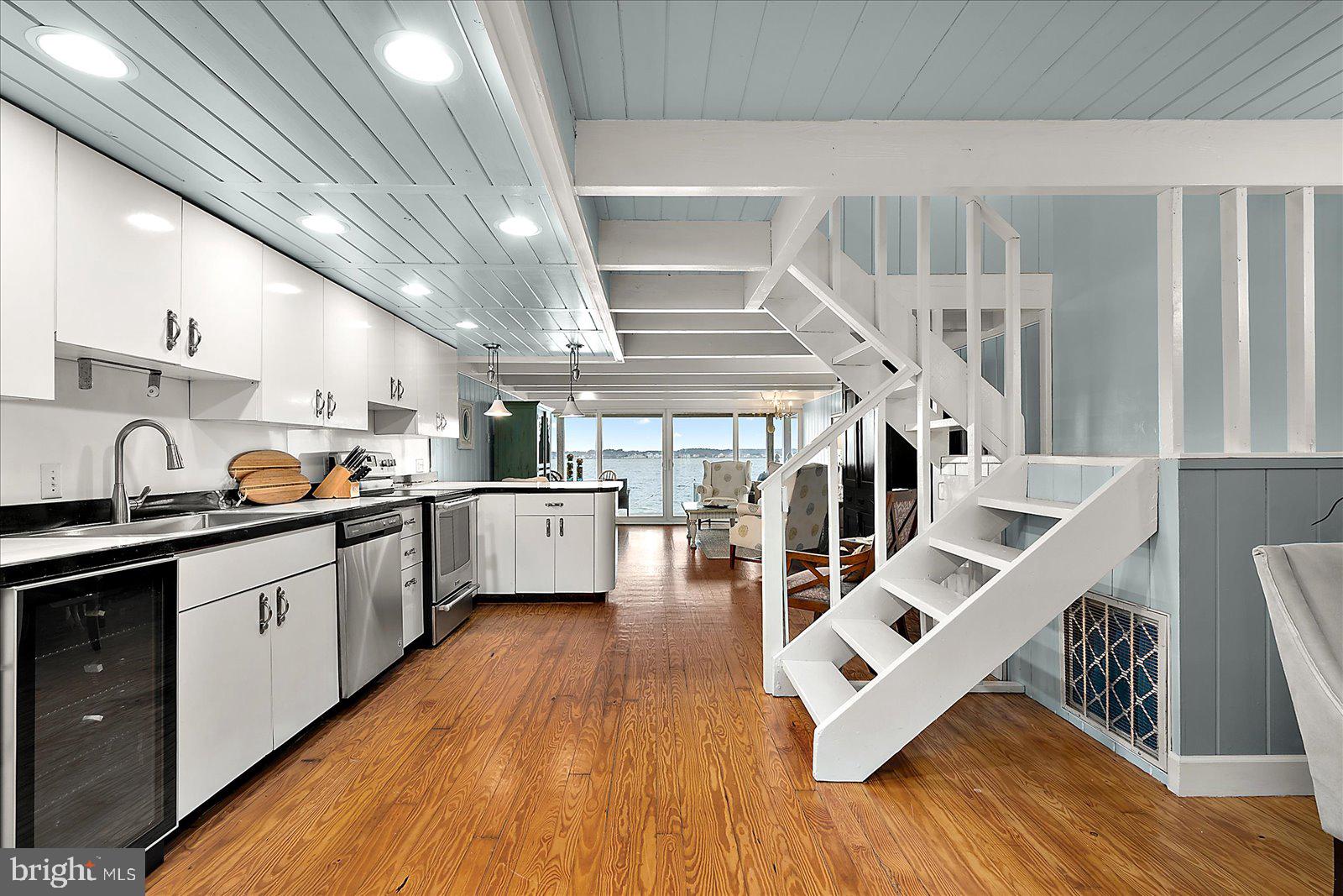 BAYSHORE ESTATES - Residential